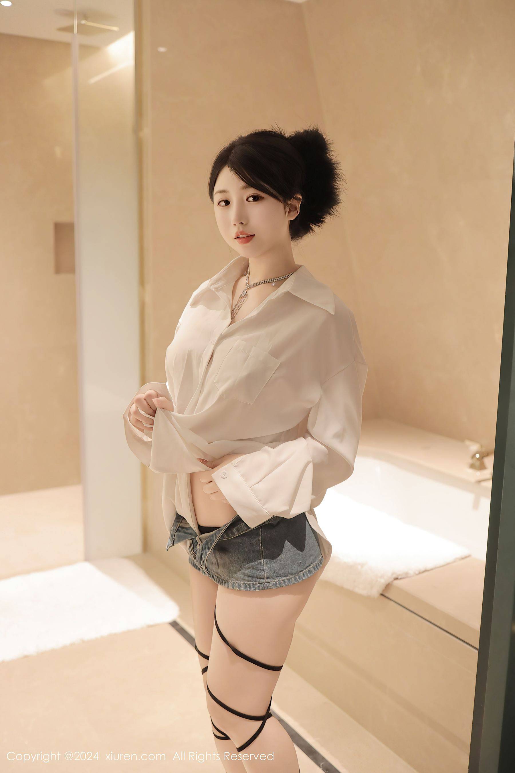 [XiuRen秀人网] No.8400 陈小花 美乳性感Xiuren秀人写真高清美女套图写真下载-看套图看套图