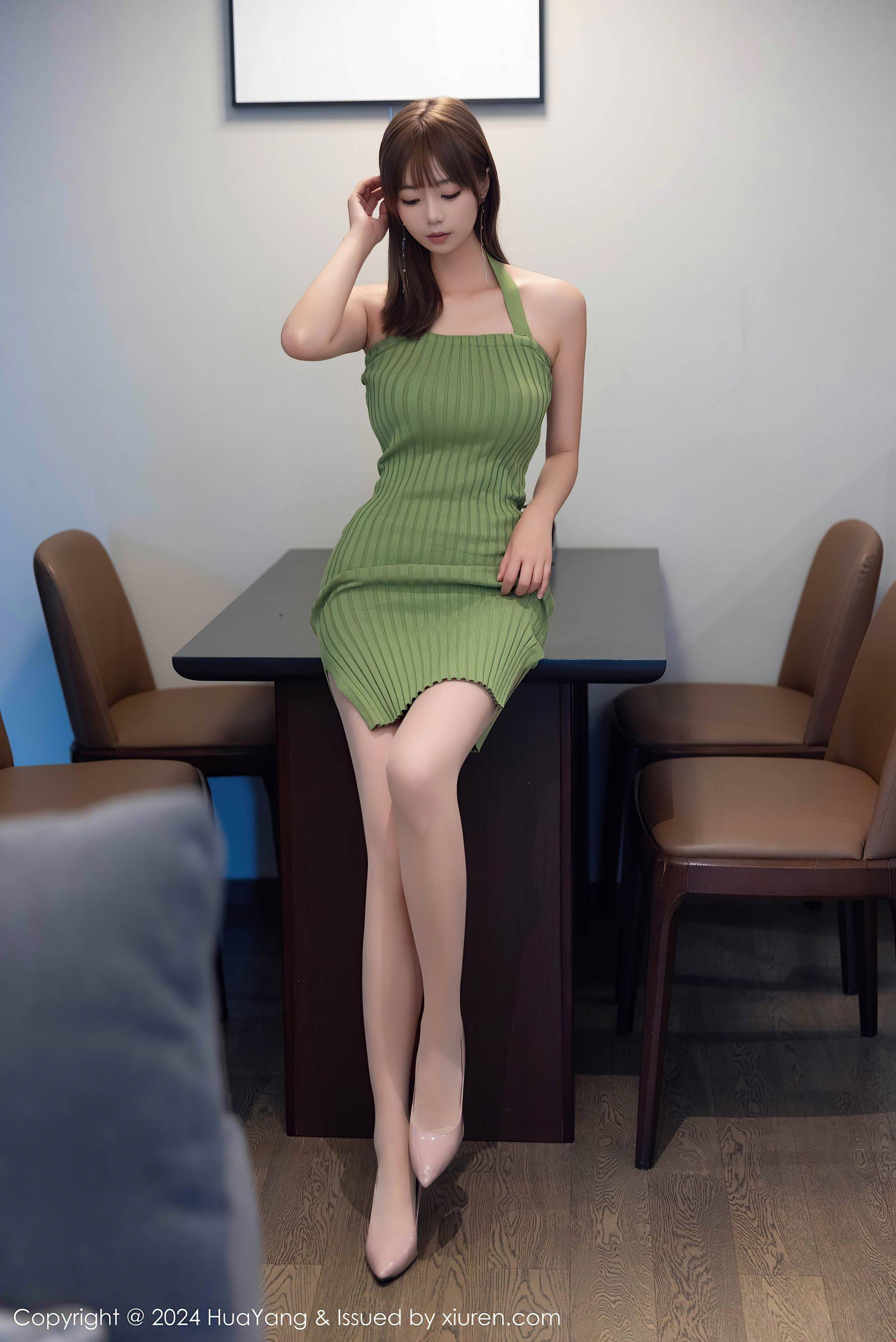 [HuaYang花漾] VOL.600 宋-kiki 丝袜美腿Xiuren秀人写真高清美女套图写真下载-看套图看套图