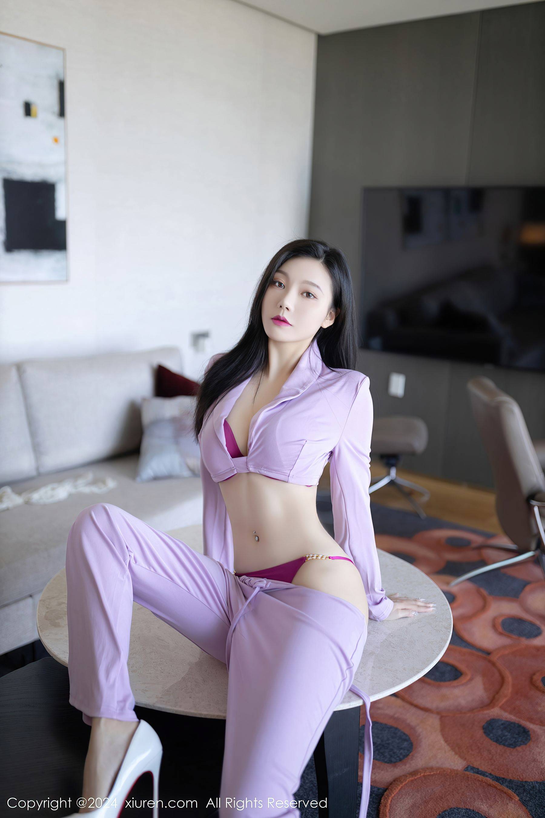 [XiuRen秀人网] No.8006 安然anran OL美腿Xiuren秀人写真高清美女套图写真下载-看套图看套图