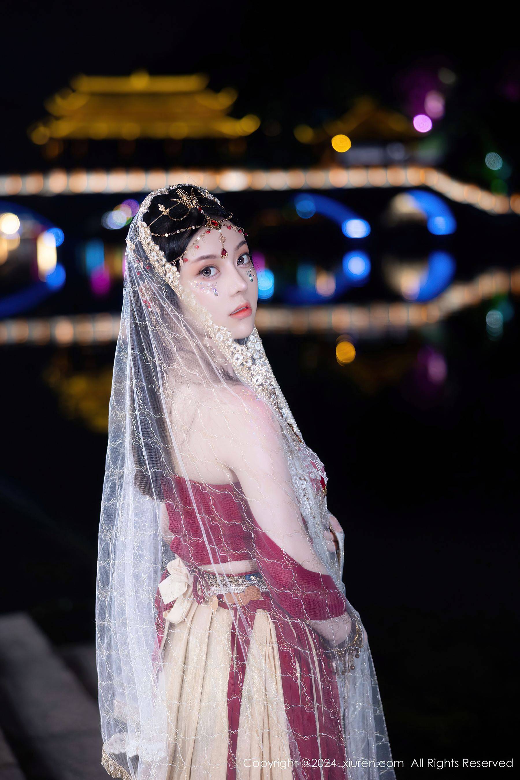 [XiuRen秀人网] No.8349 豆瓣酱 美乳性感Xiuren秀人写真高清美女套图写真下载-看套图看套图