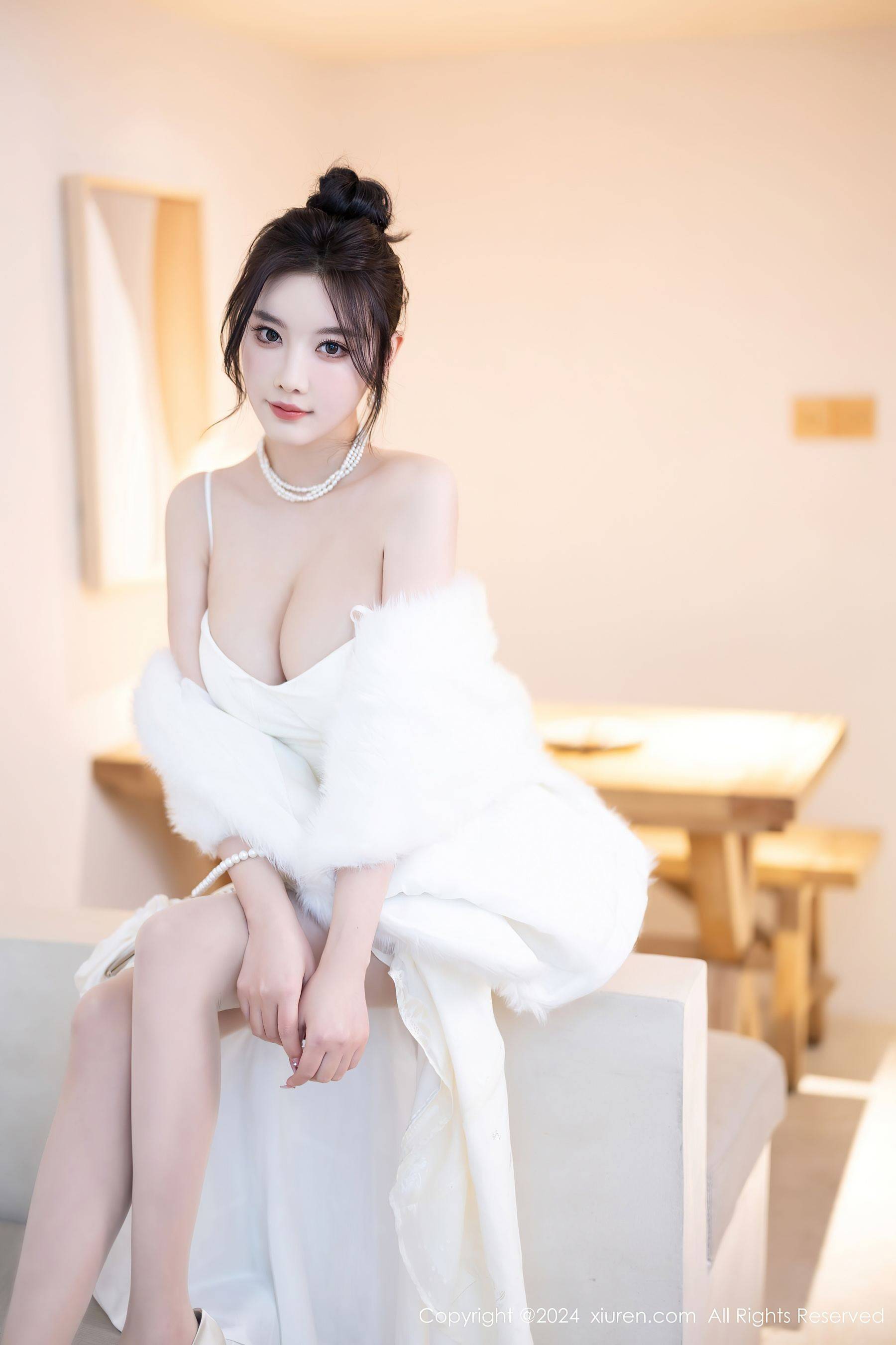 [XiuRen秀人网] No.8538 杨晨晨Yome 丝袜美腿Xiuren秀人写真高清美女套图写真下载-看套图看套图