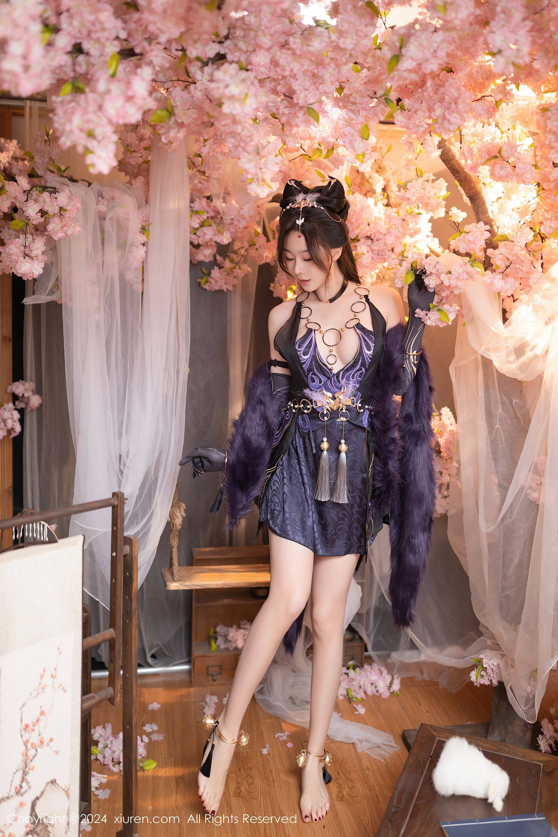 [XiuRen秀人网] No.8232 小逗逗 美腿性感Xiuren秀人写真高清美女套图写真下载-看套图看套图