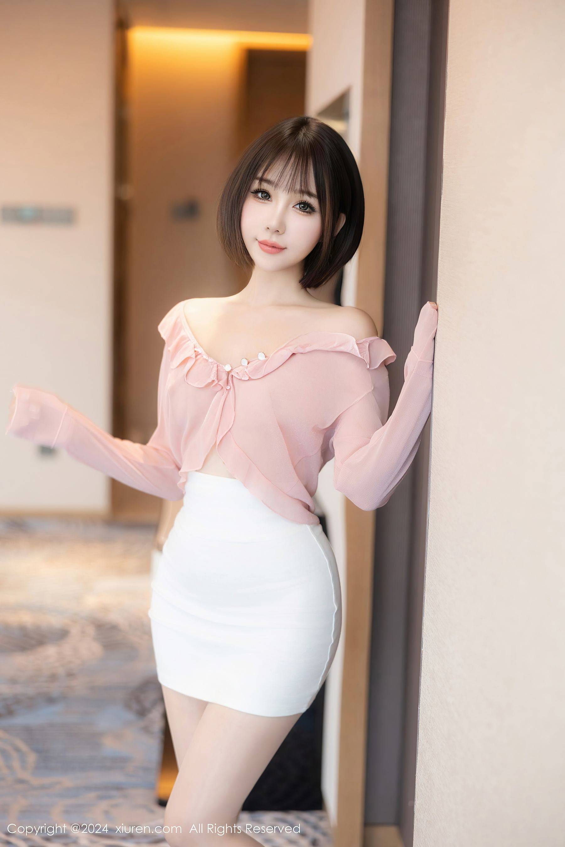 [XiuRen秀人网] No.9273 波巧酱 丝袜美腿Xiuren秀人写真高清美女套图写真下载-看套图看套图