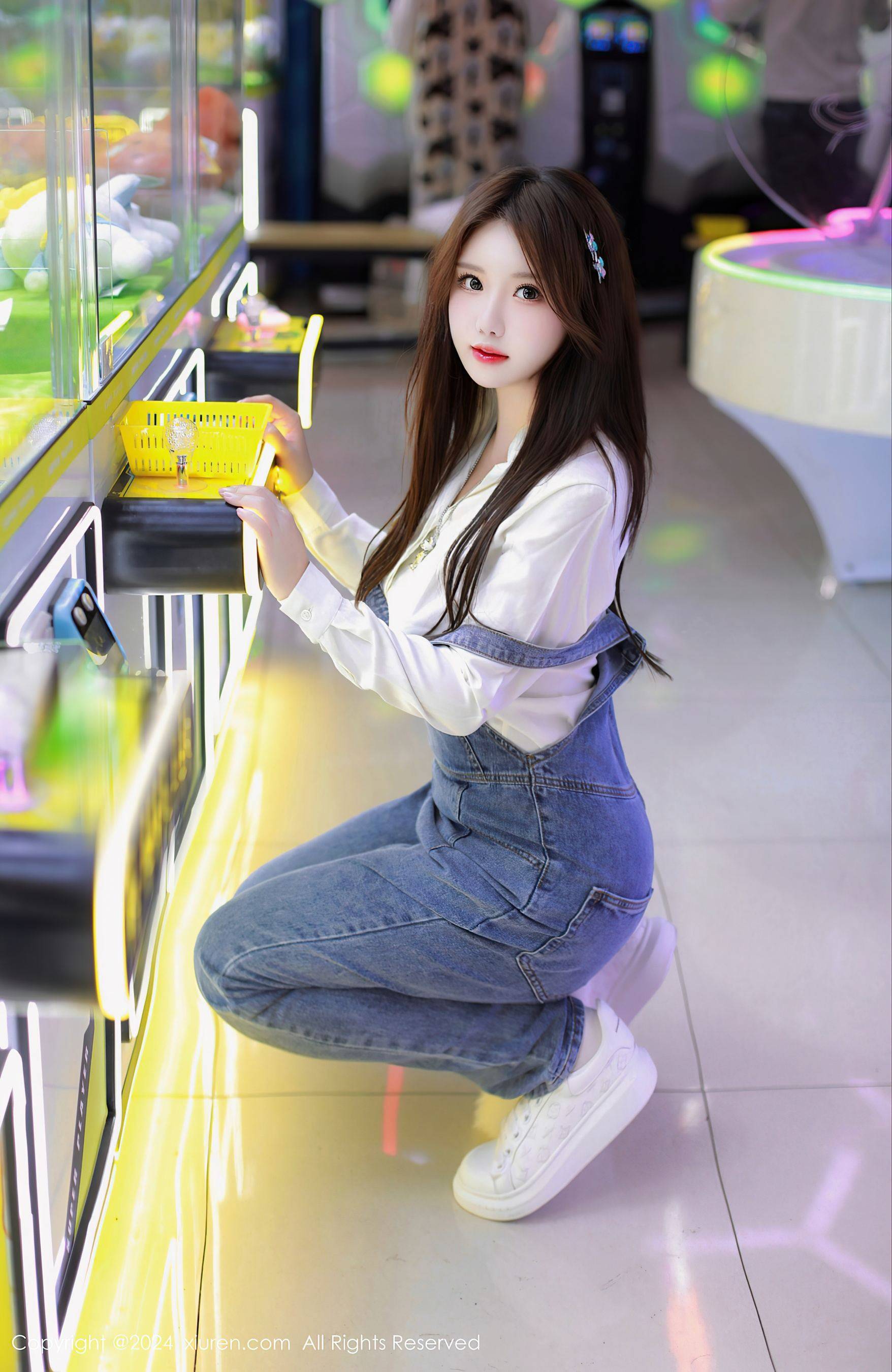 [XiuRen秀人网] No.8087 小薯条nienie 美腿性感Xiuren秀人写真高清美女套图写真下载-看套图看套图