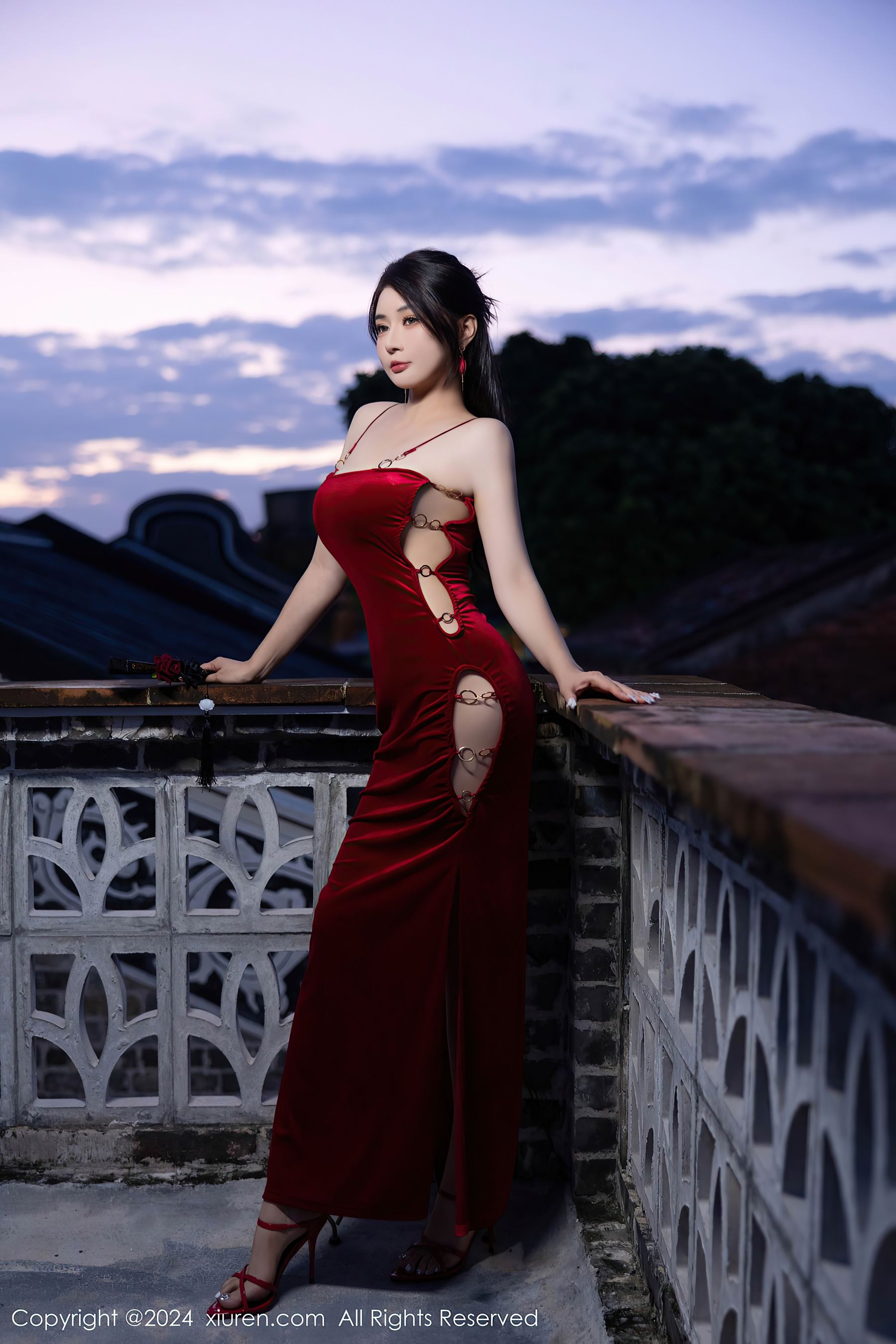 [XiuRen秀人网] No.9327 凯竹Quinn 长裙美腿Xiuren秀人写真高清美女套图写真下载-看套图看套图