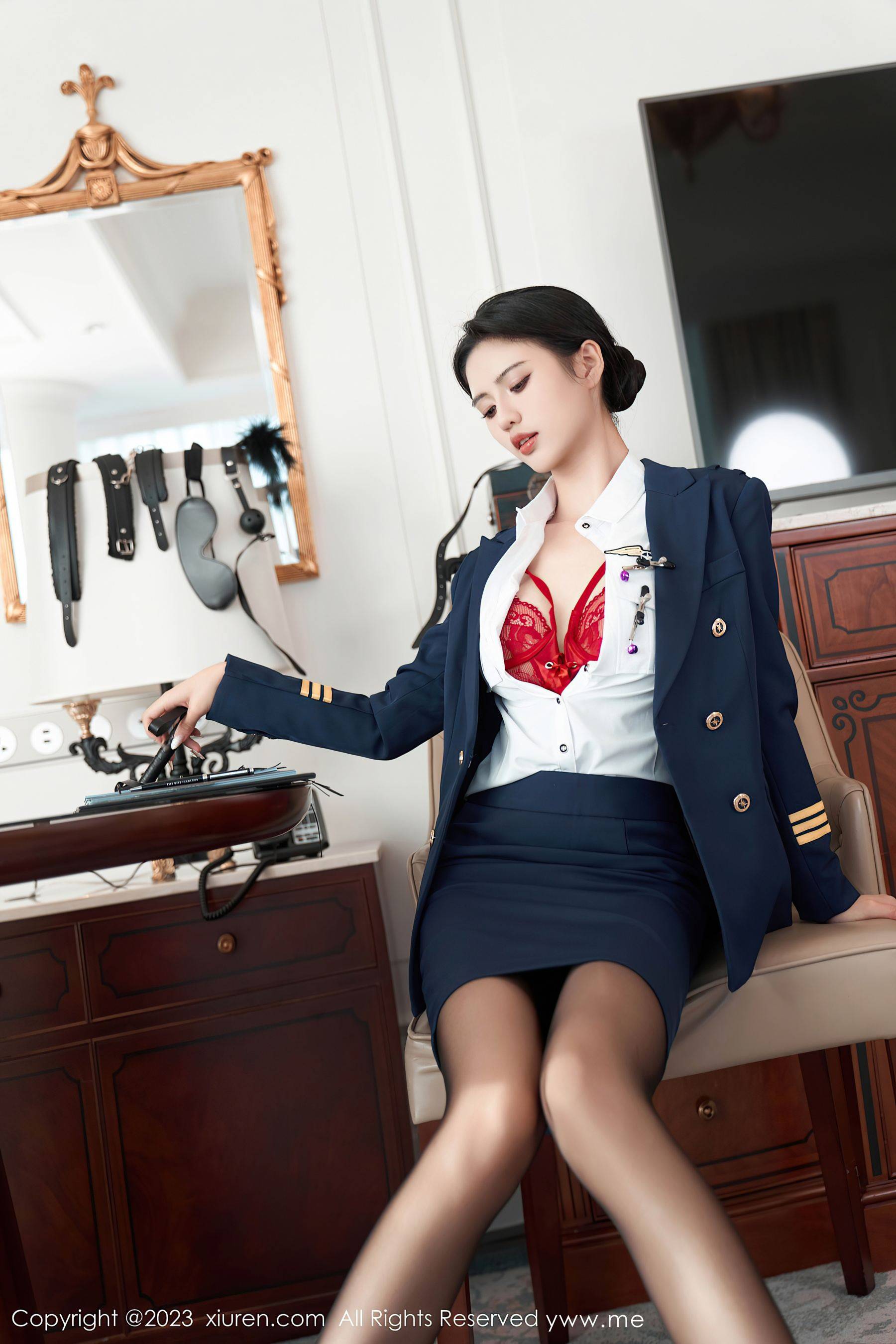 [XiuRen秀人网] No.7737 浅浅Danny 黑丝美腿Xiuren秀人写真高清美女套图写真下载-看套图看套图