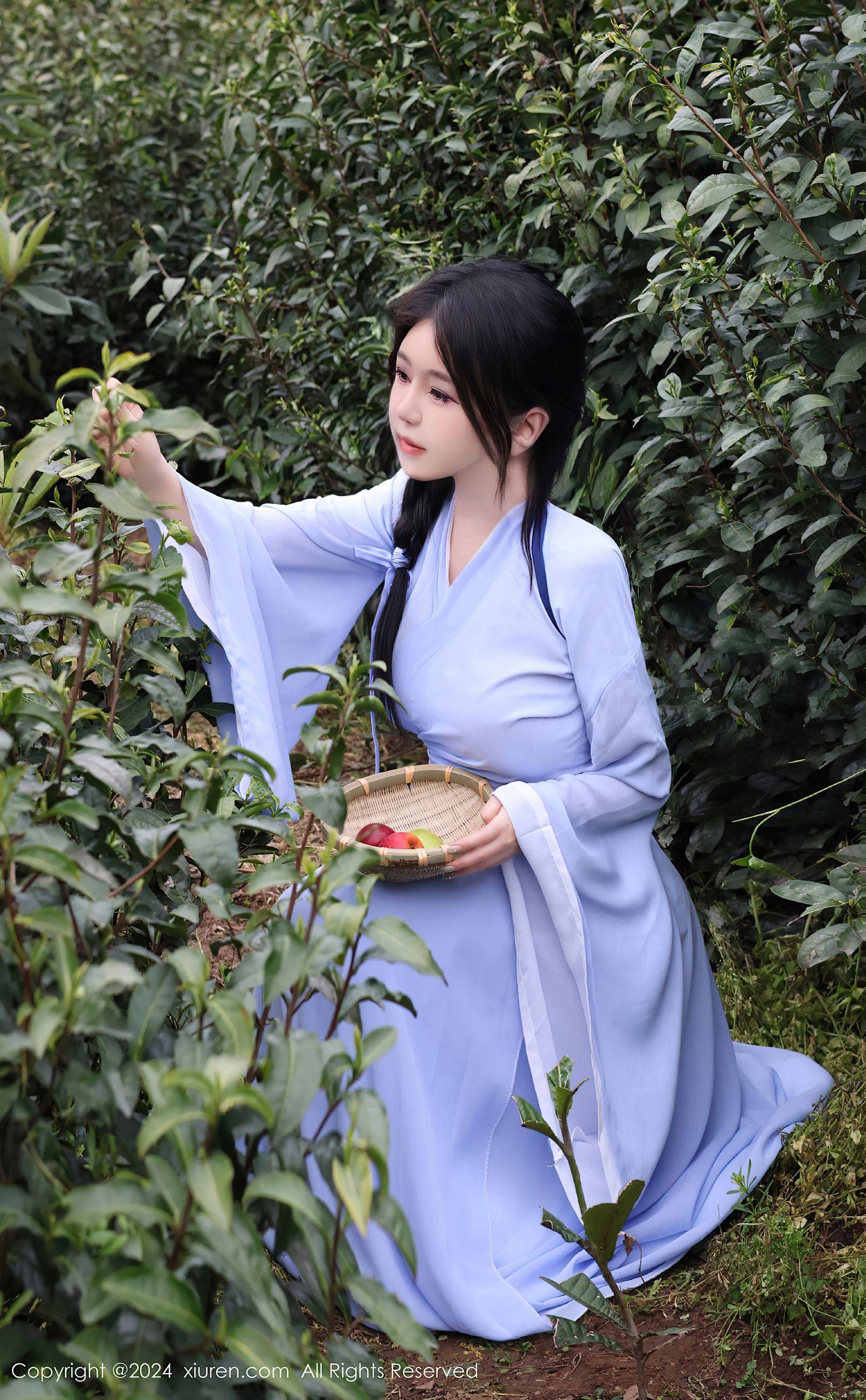 [XiuRen秀人网] No.8386 小薯条nienie 美臀性感Xiuren秀人写真高清美女套图写真下载-看套图看套图