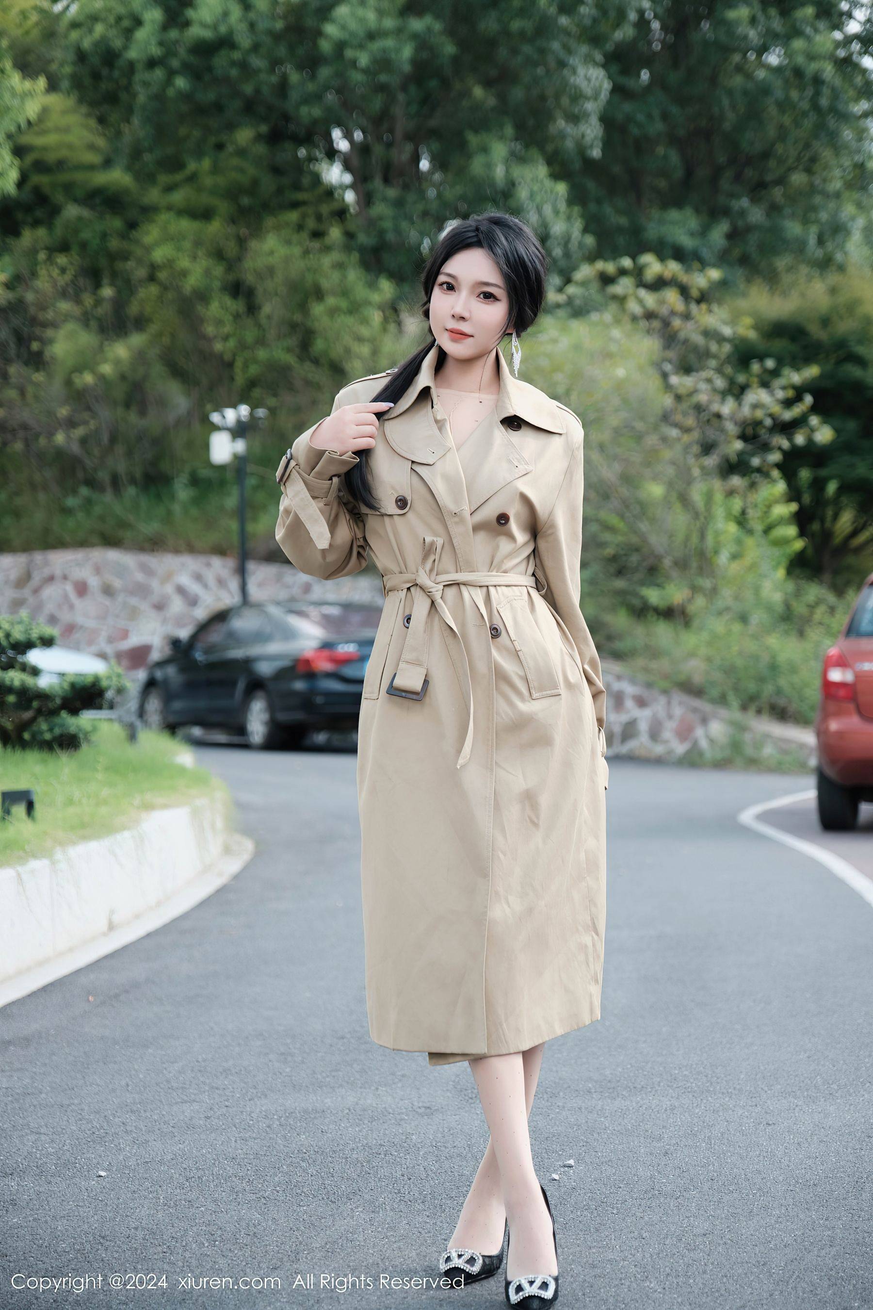 [XiuRen秀人网] No.9261 麦田 丝袜美腿Xiuren秀人写真高清美女套图写真下载-看套图看套图