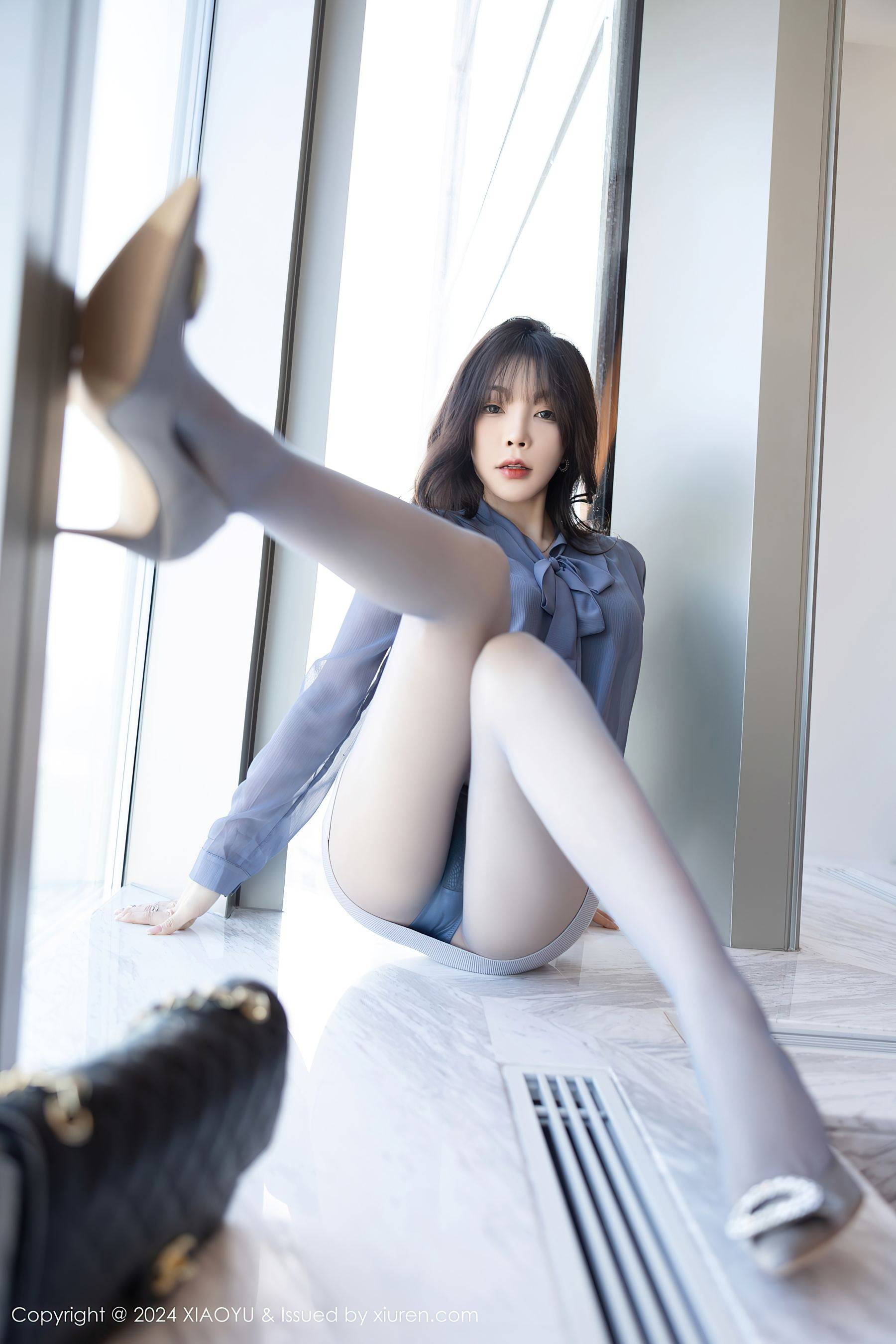 [XIAOYU语画界] VOL.1219 徐莉芝Booty 丝袜美腿Xiuren秀人写真高清美女套图写真下载-看套图看套图