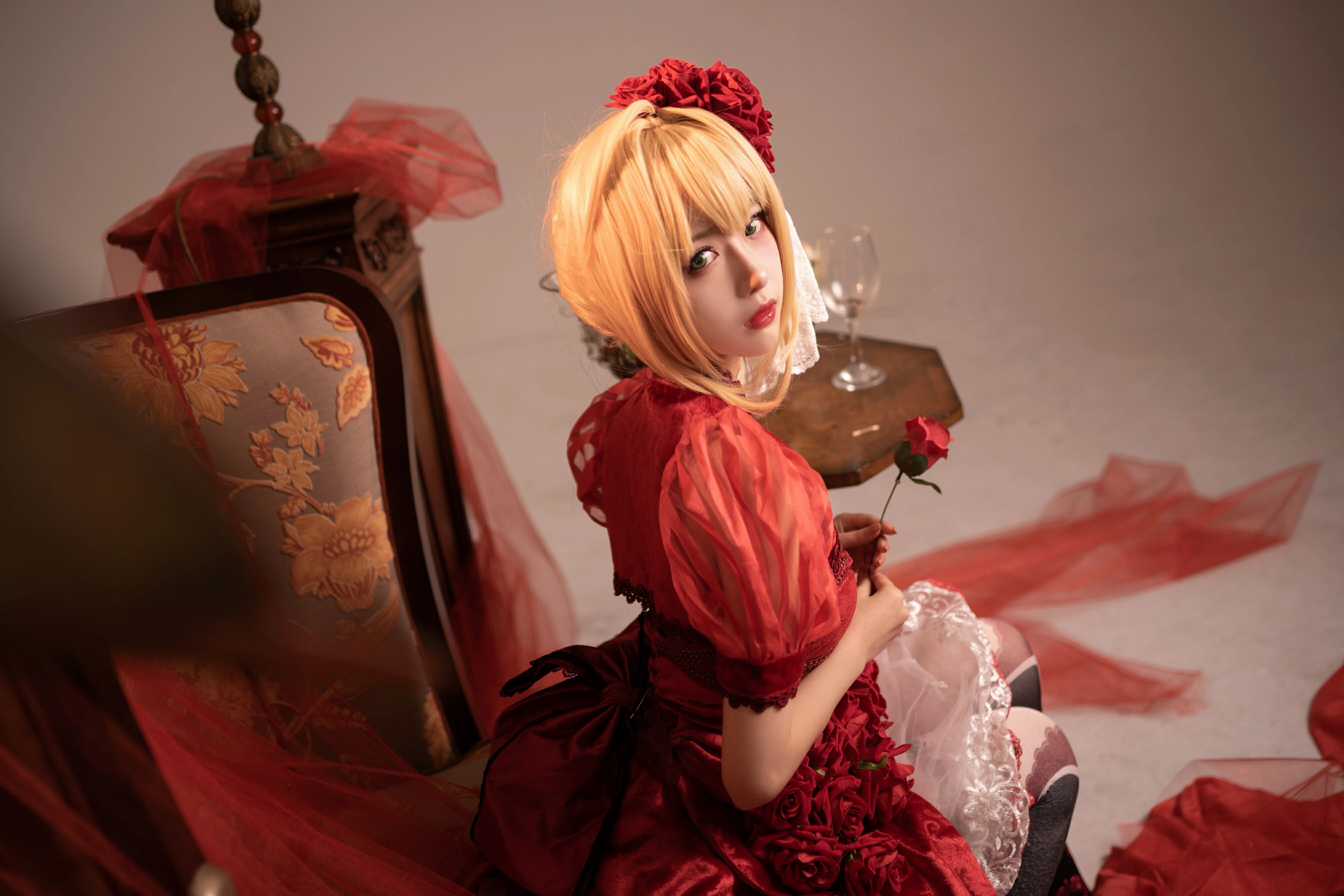 Shika小鹿鹿尼禄礼服与红色赛车女郎制服诱惑Xiuren秀人写真高清美女套图写真下载-看套图看套图