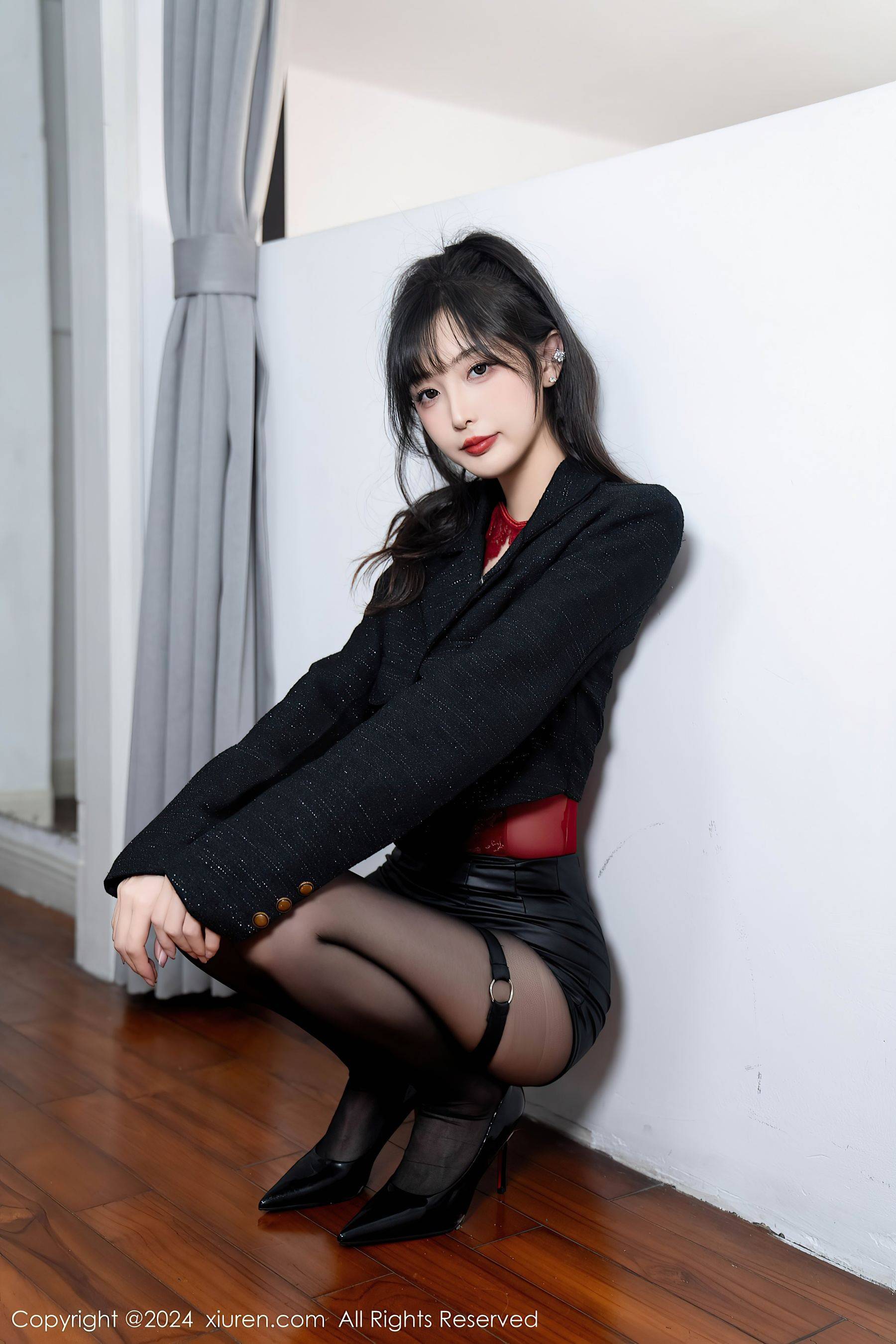 [XiuRen秀人网] No.9561 林星阑 黑丝美腿Xiuren秀人写真高清美女套图写真下载-看套图看套图