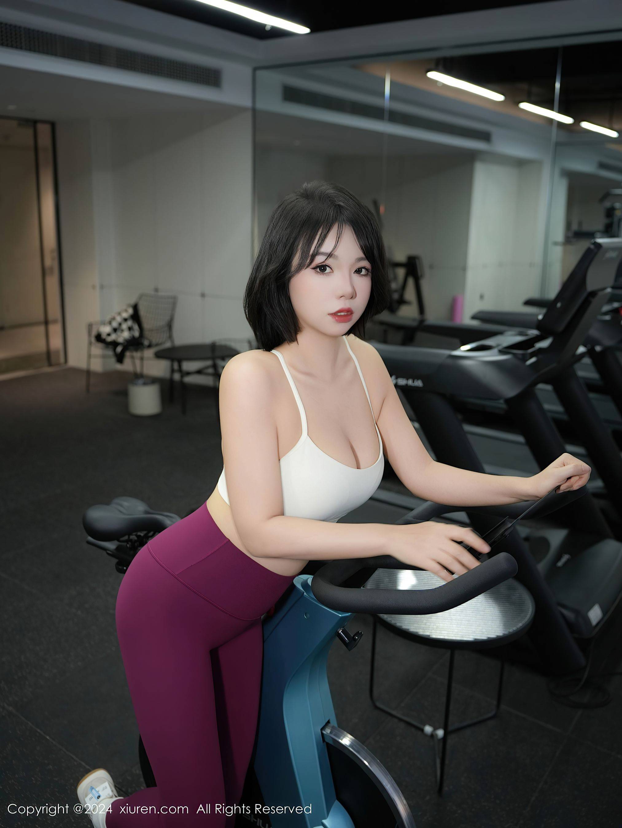 [XiuRen秀人网] No.9603 桃色奶酪 性感美臀Xiuren秀人写真高清美女套图写真下载-看套图看套图