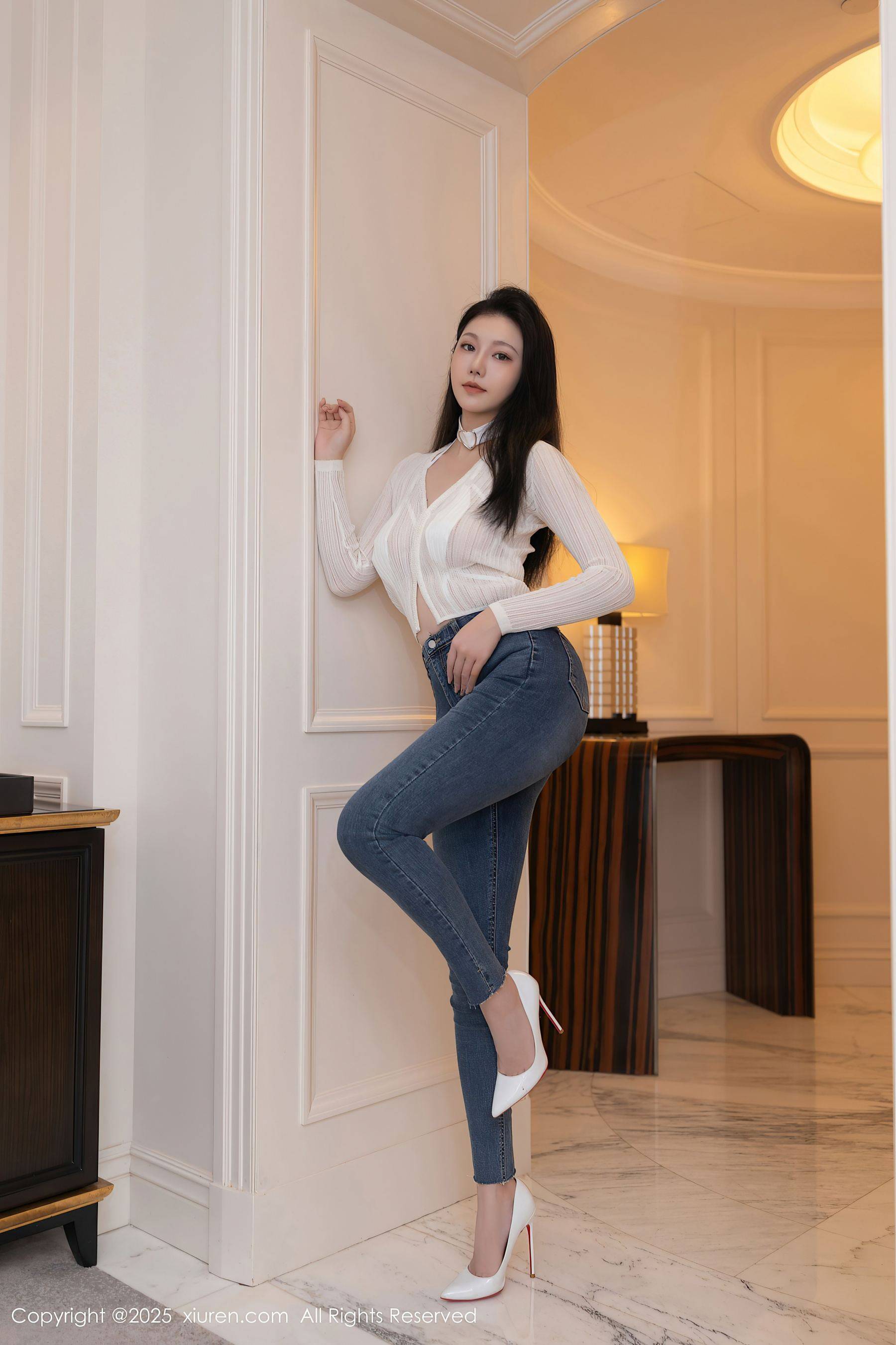 [XiuRen秀人网] No.9900 安然anran 丝袜美腿Xiuren秀人写真高清美女套图写真下载-看套图看套图