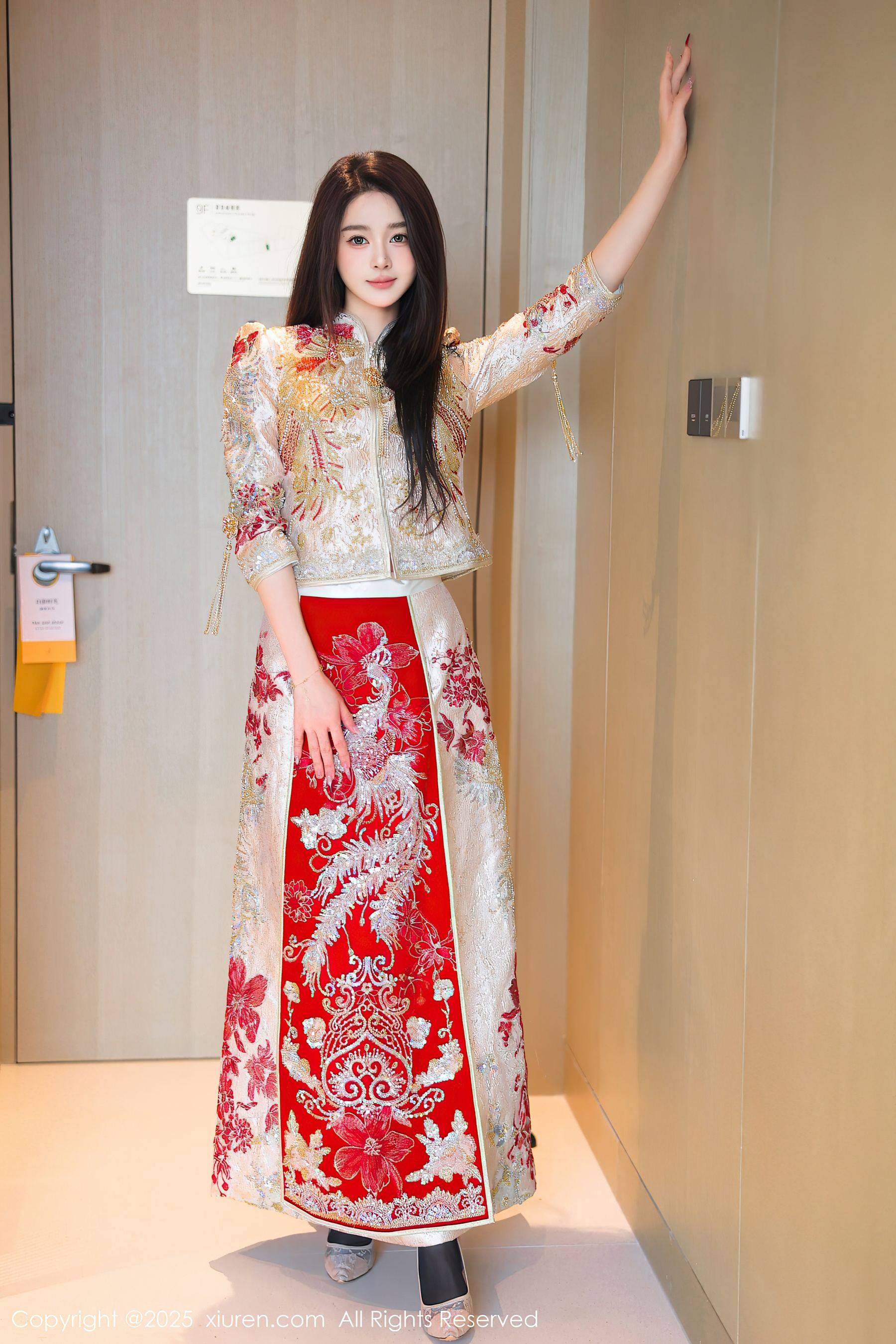 [XiuRen秀人网] No.9833 Candy糖糖 妩媚美腿Xiuren秀人写真高清美女套图写真下载-看套图看套图