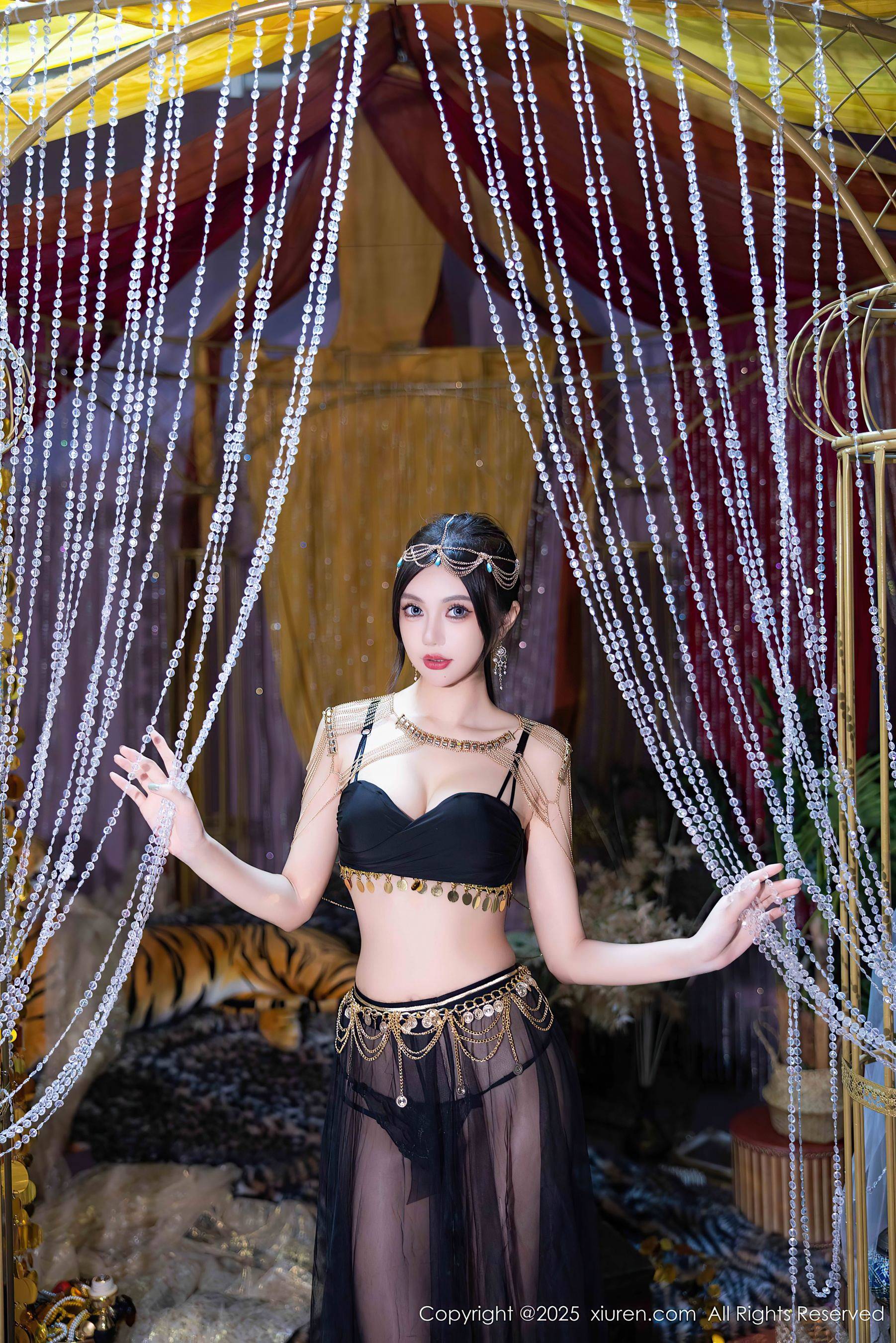 [XiuRen秀人网] No.10018 绮里嘉ula 黑丝美腿Xiuren秀人写真高清美女套图写真下载-看套图看套图