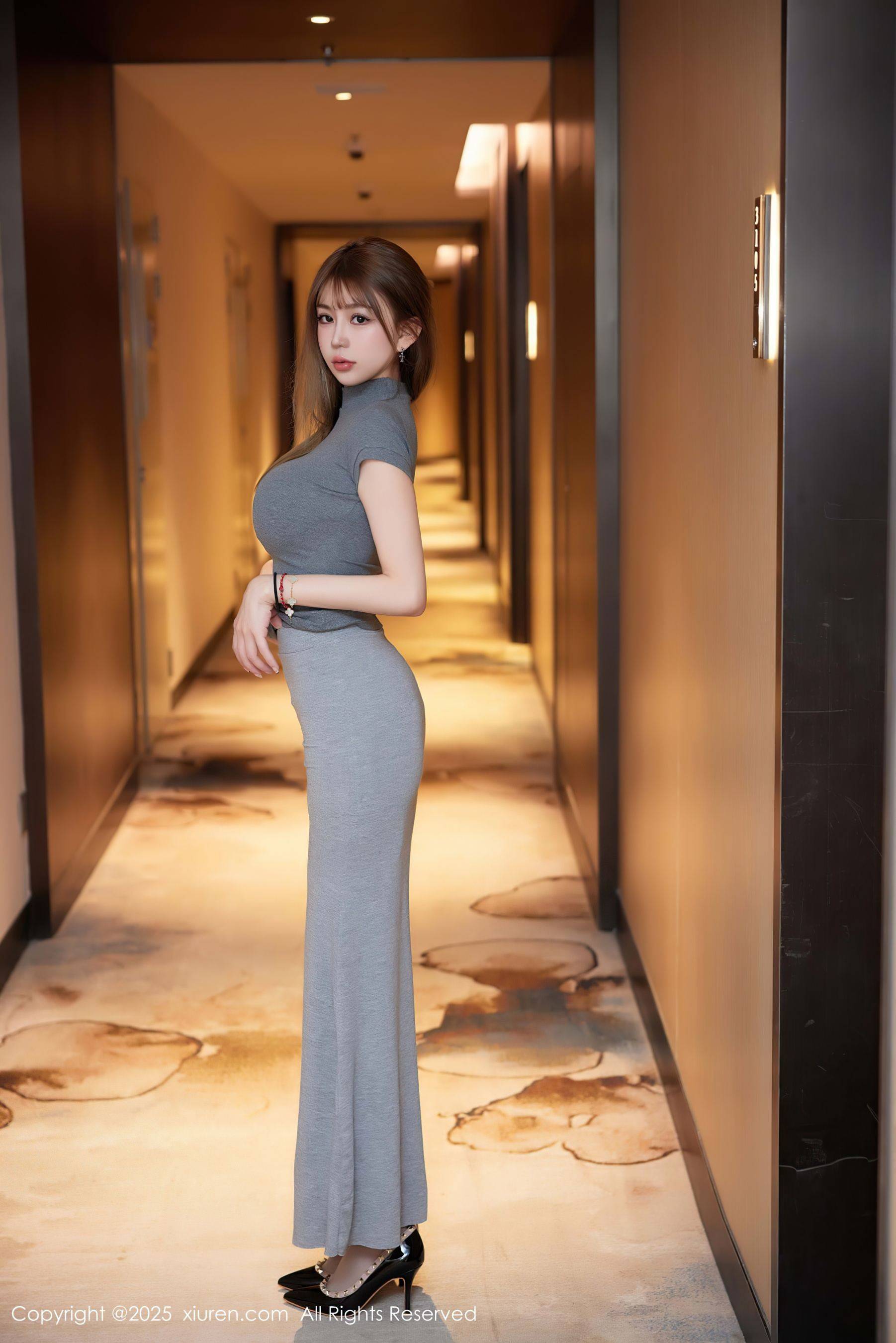 [XiuRen秀人网] No.9931 Zoe柚柚Xiuren秀人写真高清美女套图写真下载-看套图看套图