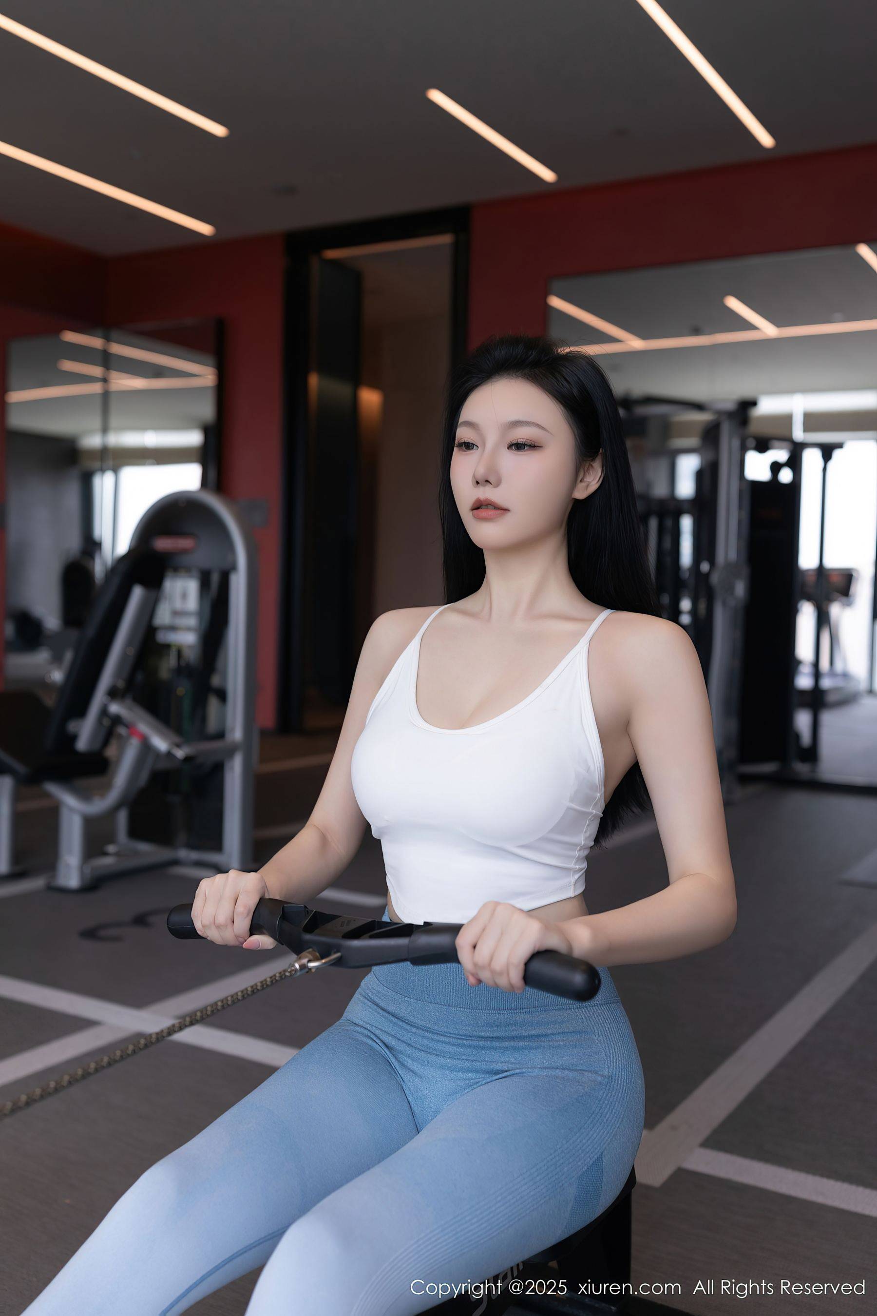 [XiuRen秀人网] No.10272 安然anran 白色运动服Xiuren秀人写真高清美女套图写真下载-看套图看套图