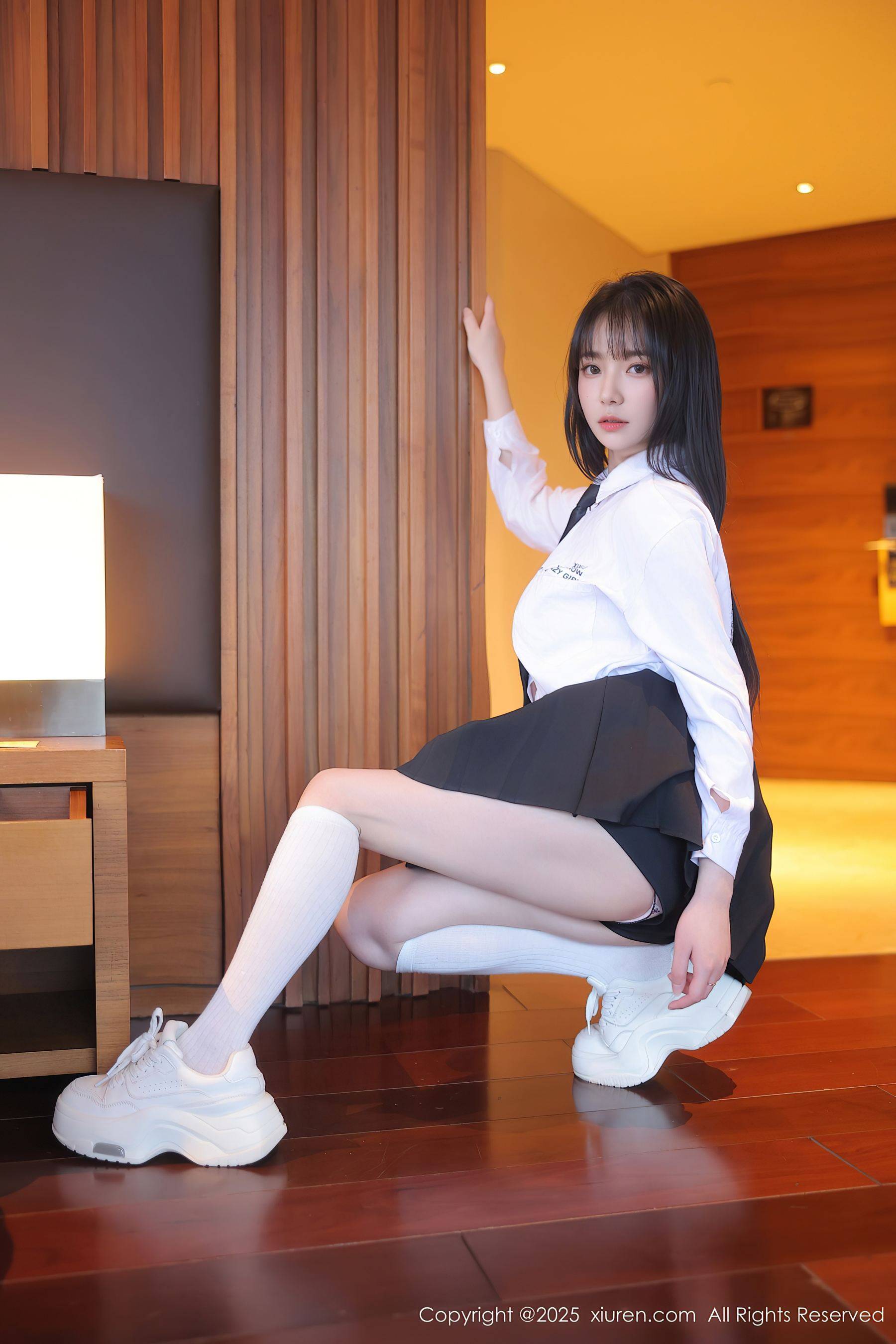 [XiuRen秀人网] No.10335 软情 白色衬衫Xiuren秀人写真高清美女套图写真下载-看套图看套图