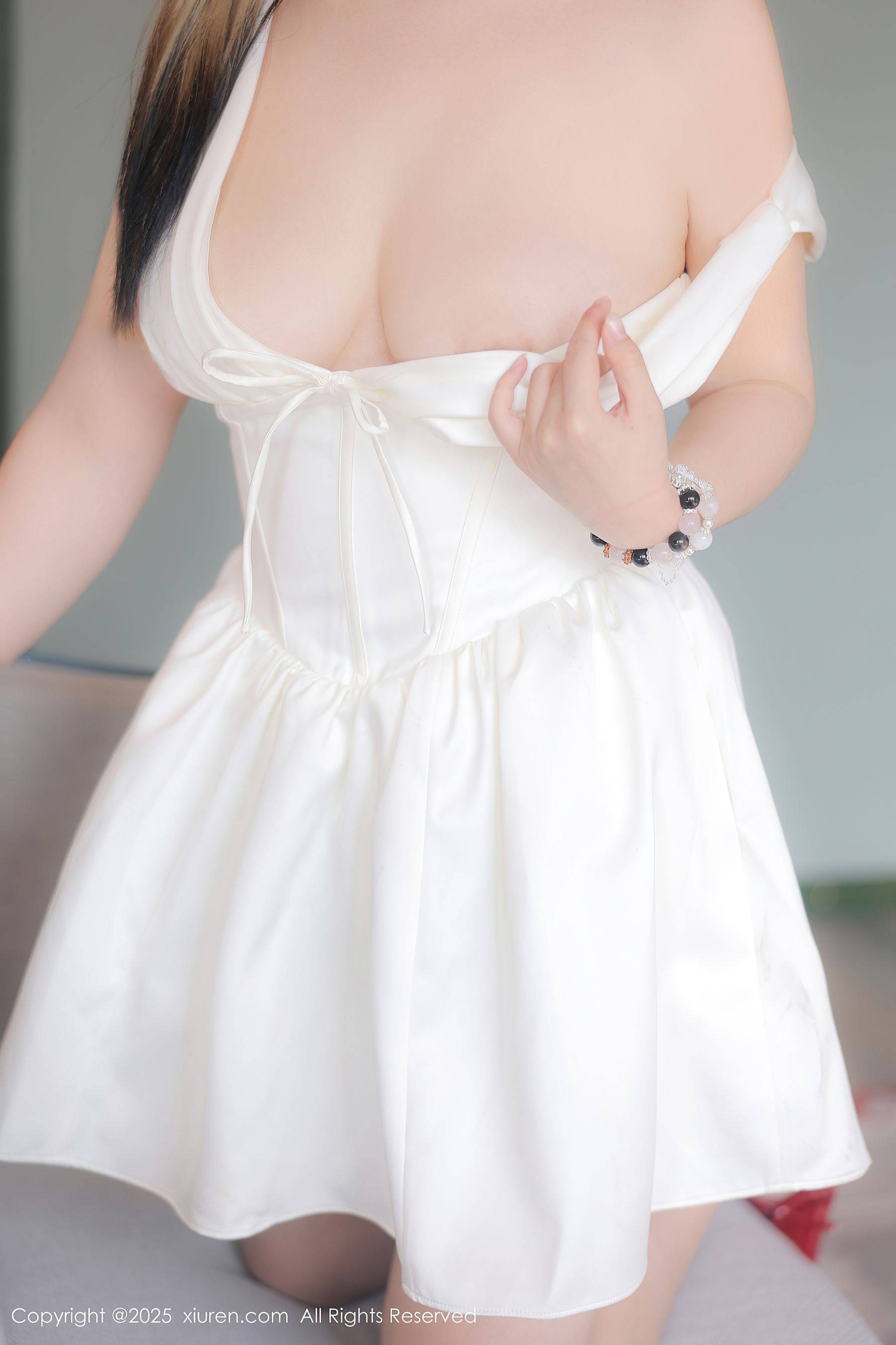 [XiuRen秀人网] No.10262 诺诺Hsu 粉色情趣Xiuren秀人写真高清美女套图写真下载-看套图看套图