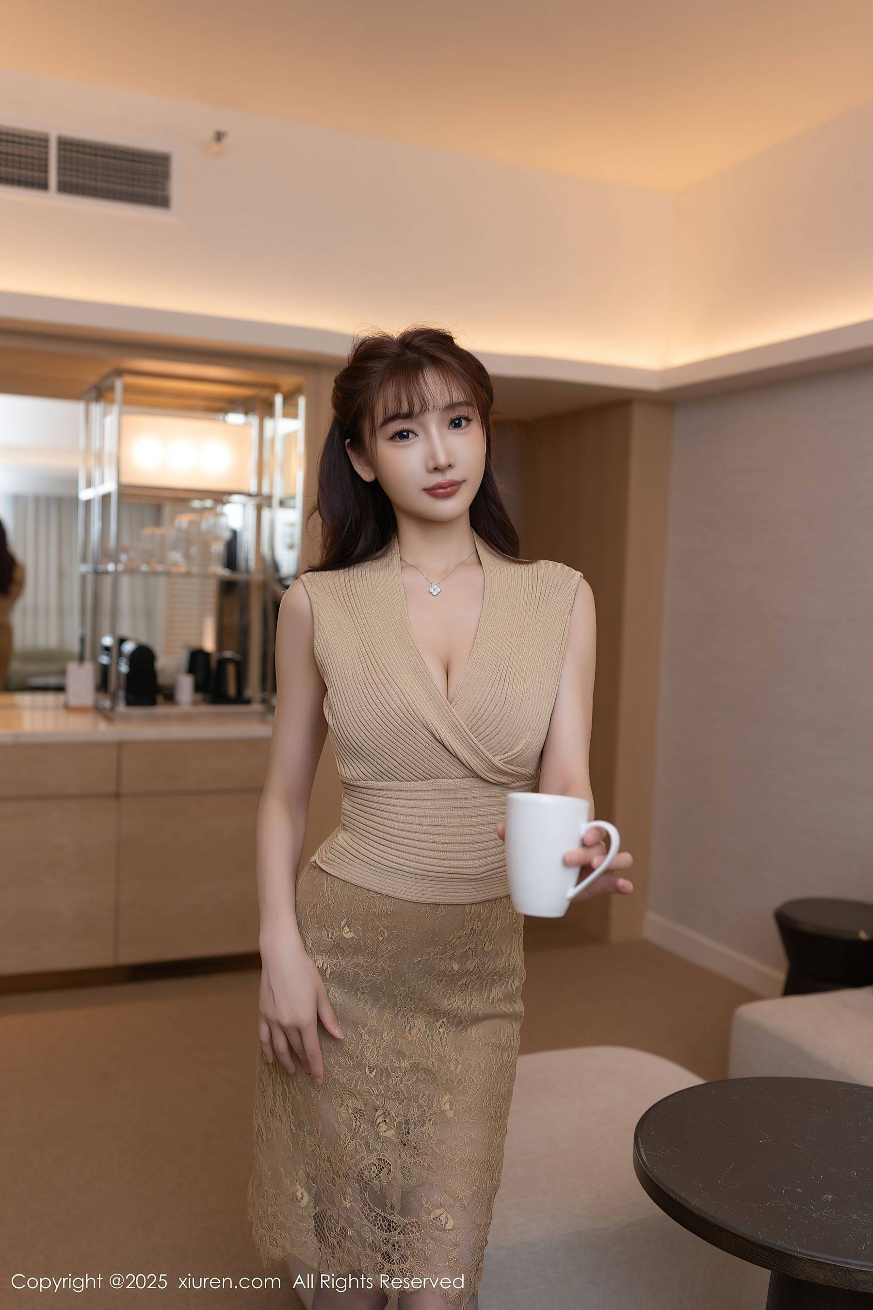 [XiuRen秀人网] No.10370 陆萱萱 紫色丝袜Xiuren秀人写真高清美女套图写真下载-看套图看套图