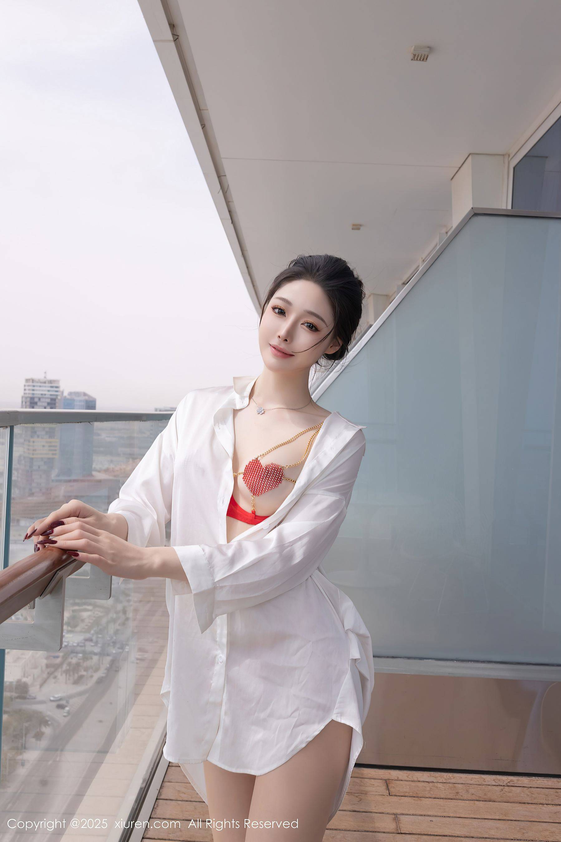 [XiuRen秀人网] No.10411 小逗逗 原色丝袜Xiuren秀人写真高清美女套图写真下载-看套图看套图