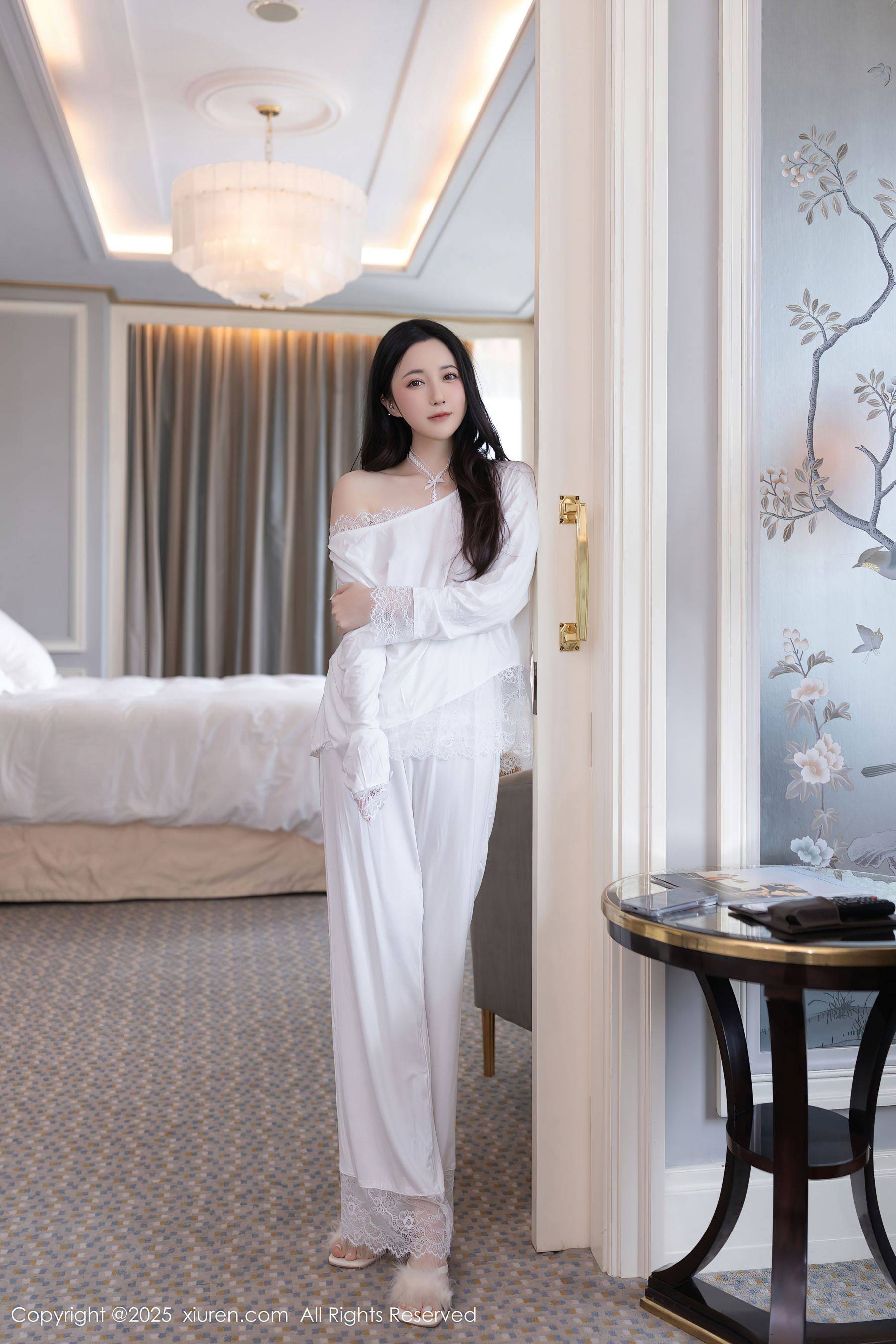 [XiuRen秀人网] No.10445 鱼子酱Fish 白色连衣裙Xiuren秀人写真高清美女套图写真下载-看套图看套图