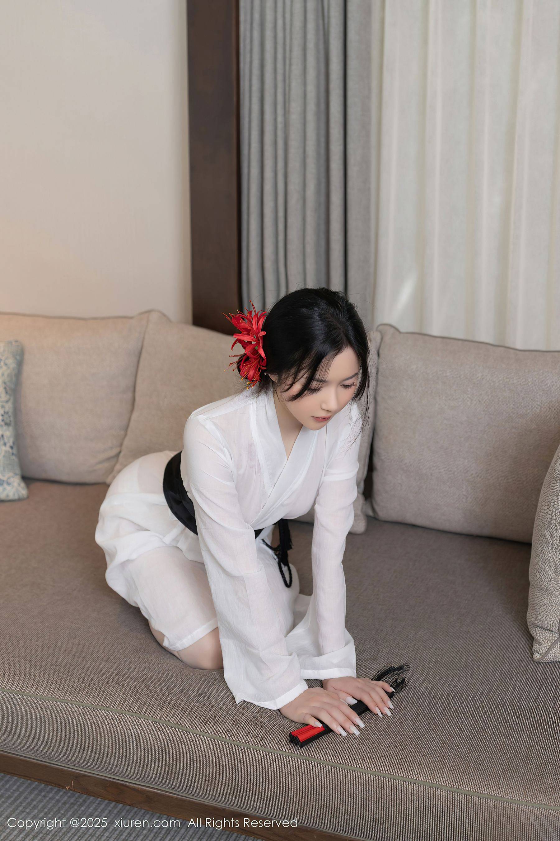 [XiuRen秀人网] No.10514 鱼子酱Fish 白色丝袜Xiuren秀人写真高清美女套图写真下载-看套图看套图