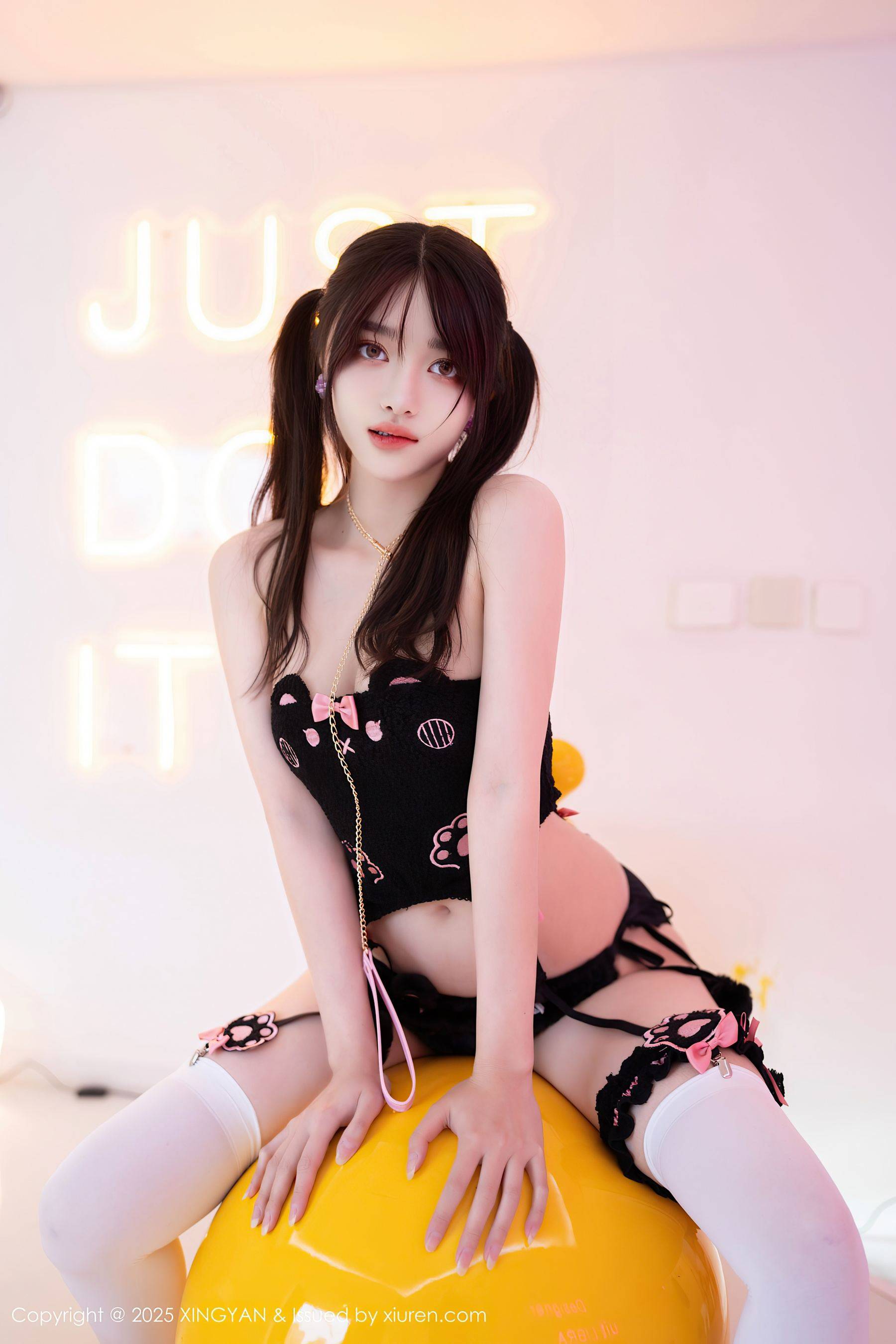 [XINGYAN星颜社] VOL.349 白露lulu 黑色情趣Xiuren秀人写真高清美女套图写真下载-看套图看套图