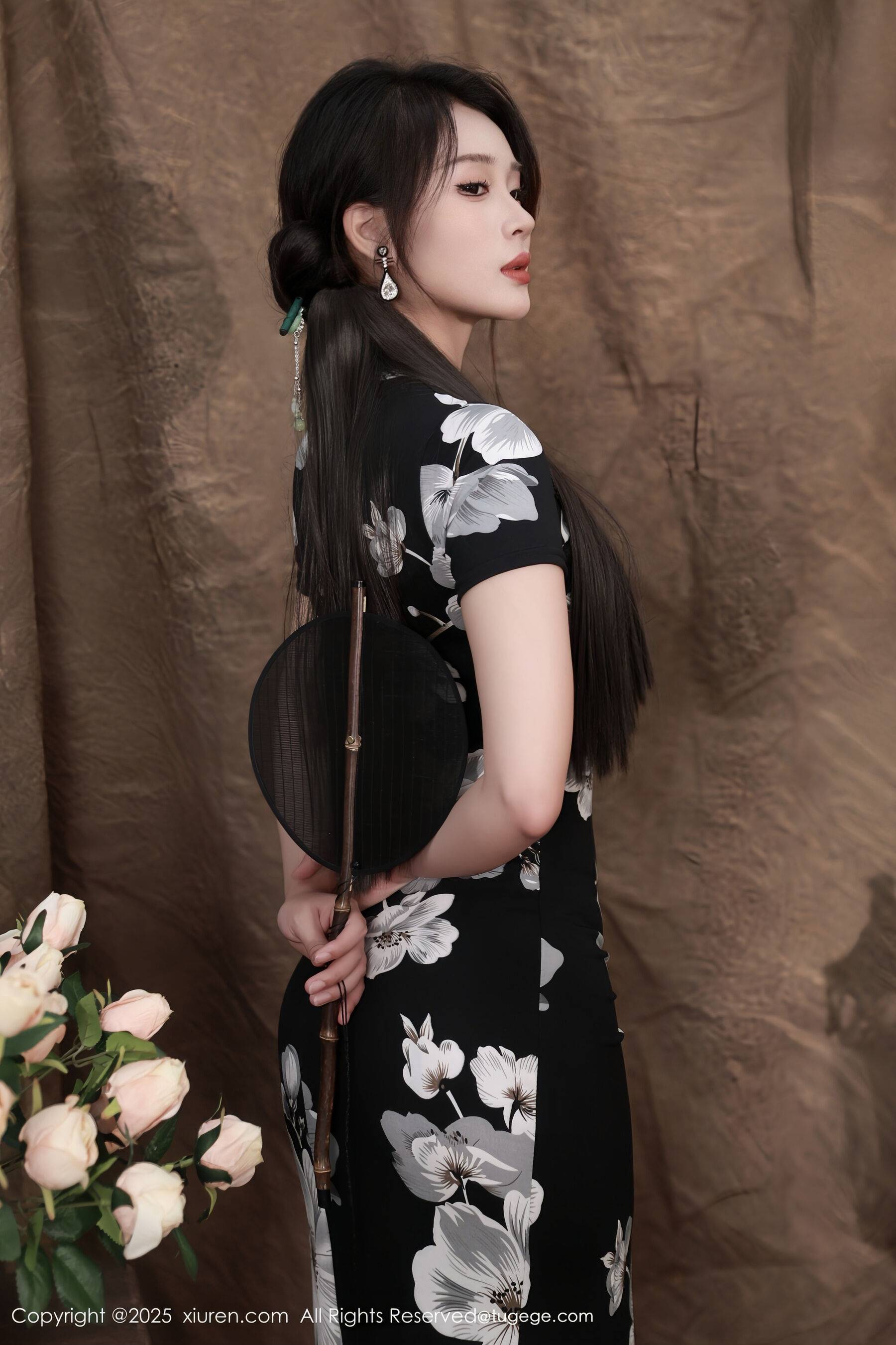 [XiuRen秀人网] 南乔 No.10655Xiuren秀人写真高清美女套图写真下载-看套图看套图