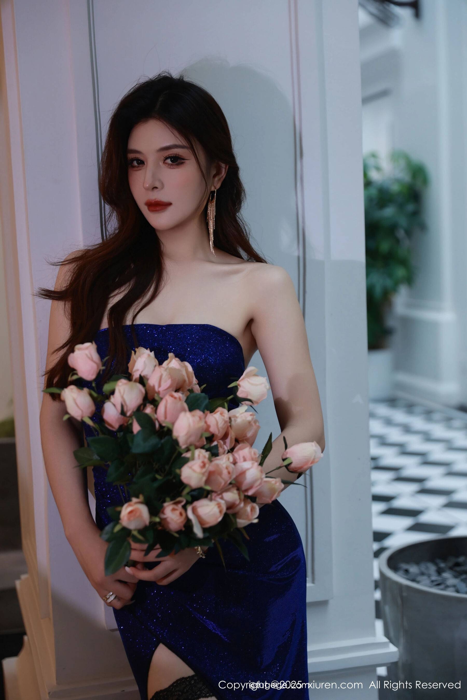 [XiuRen秀人网] 阿依莎 No.10740Xiuren秀人写真高清美女套图写真下载-看套图看套图