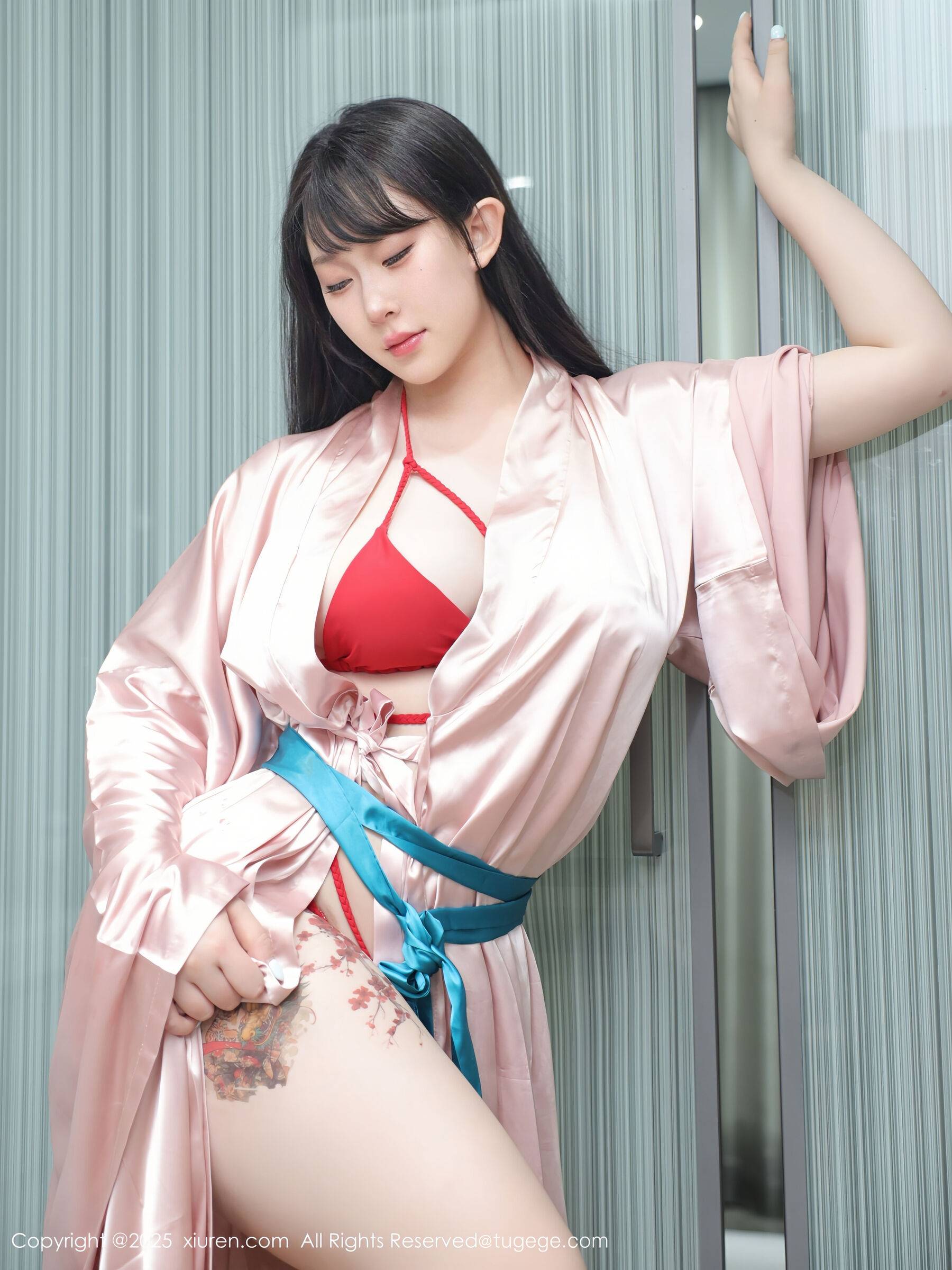 [XiuRen秀人网] 李沁恩lrene No.10724Xiuren秀人写真高清美女套图写真下载-看套图看套图