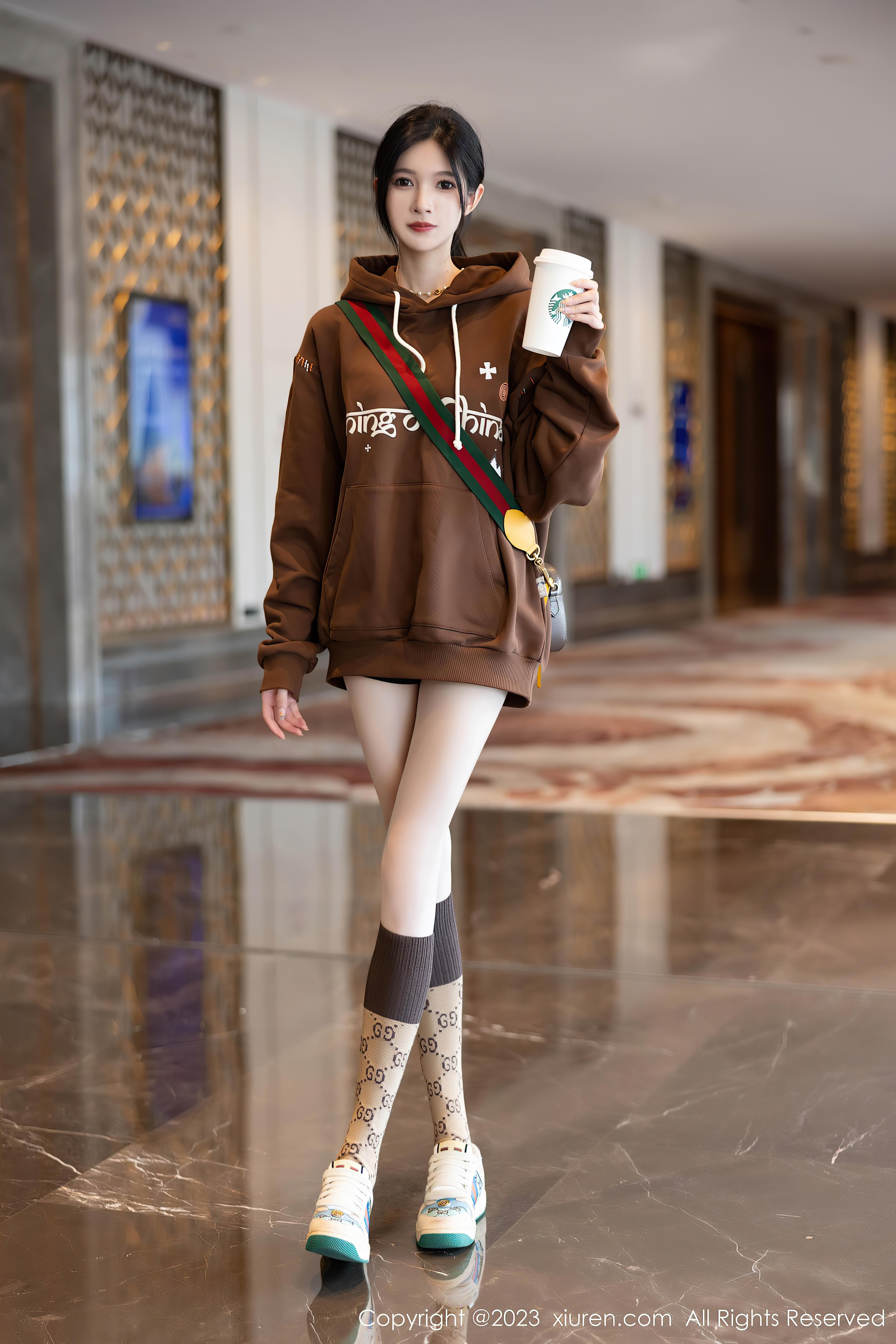 [XiuRen秀人网]2023.10.10 NO.7488 程程程-Xiuren秀人写真高清美女套图写真下载-看套图看套图