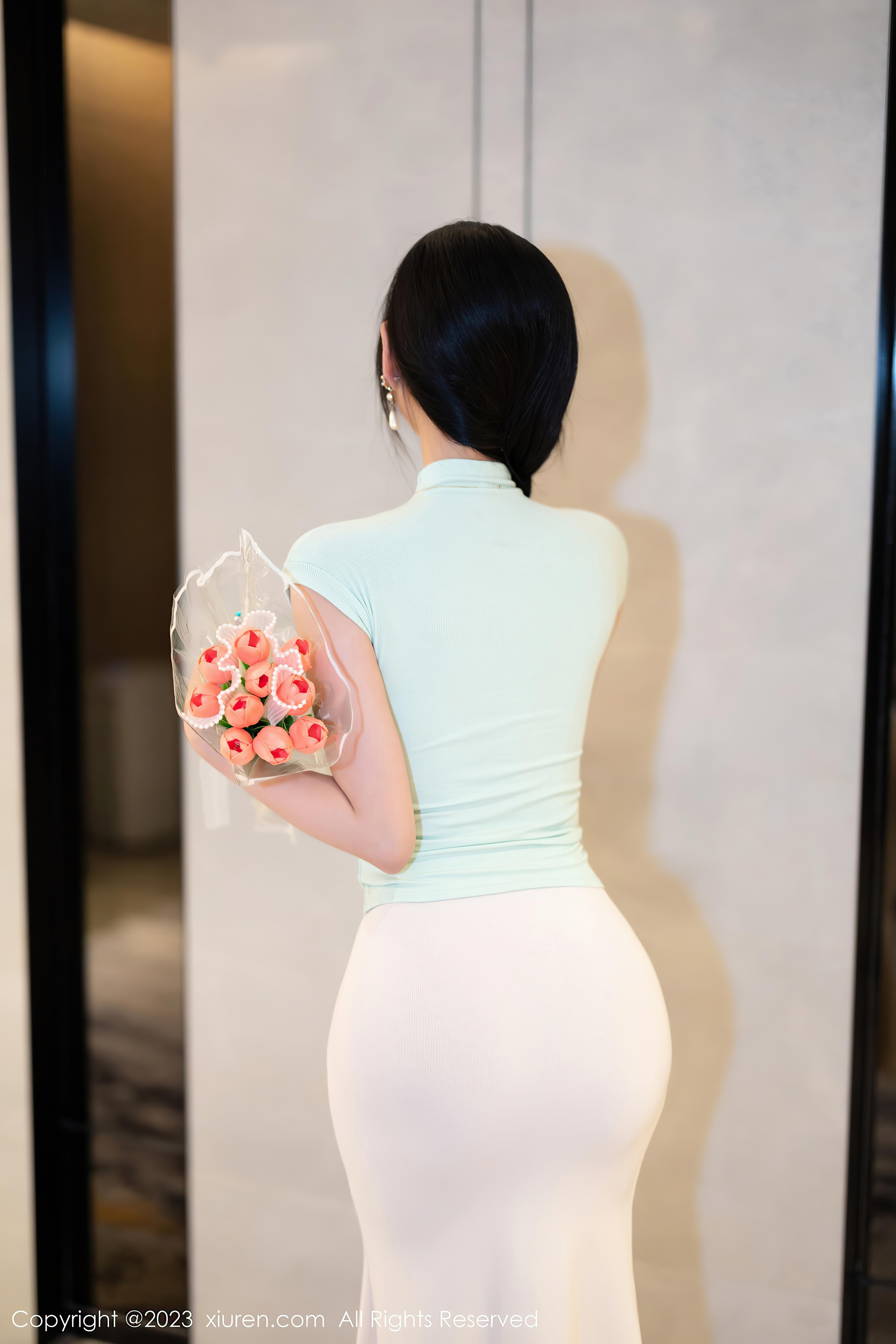 图片[4]Xiuren秀人写真高清美女套图写真下载-看套图[XiuRen秀人网]2023.10.09 NO.7481 杨晨晨YomeXiuren秀人写真高清美女套图写真下载-看套图看套图