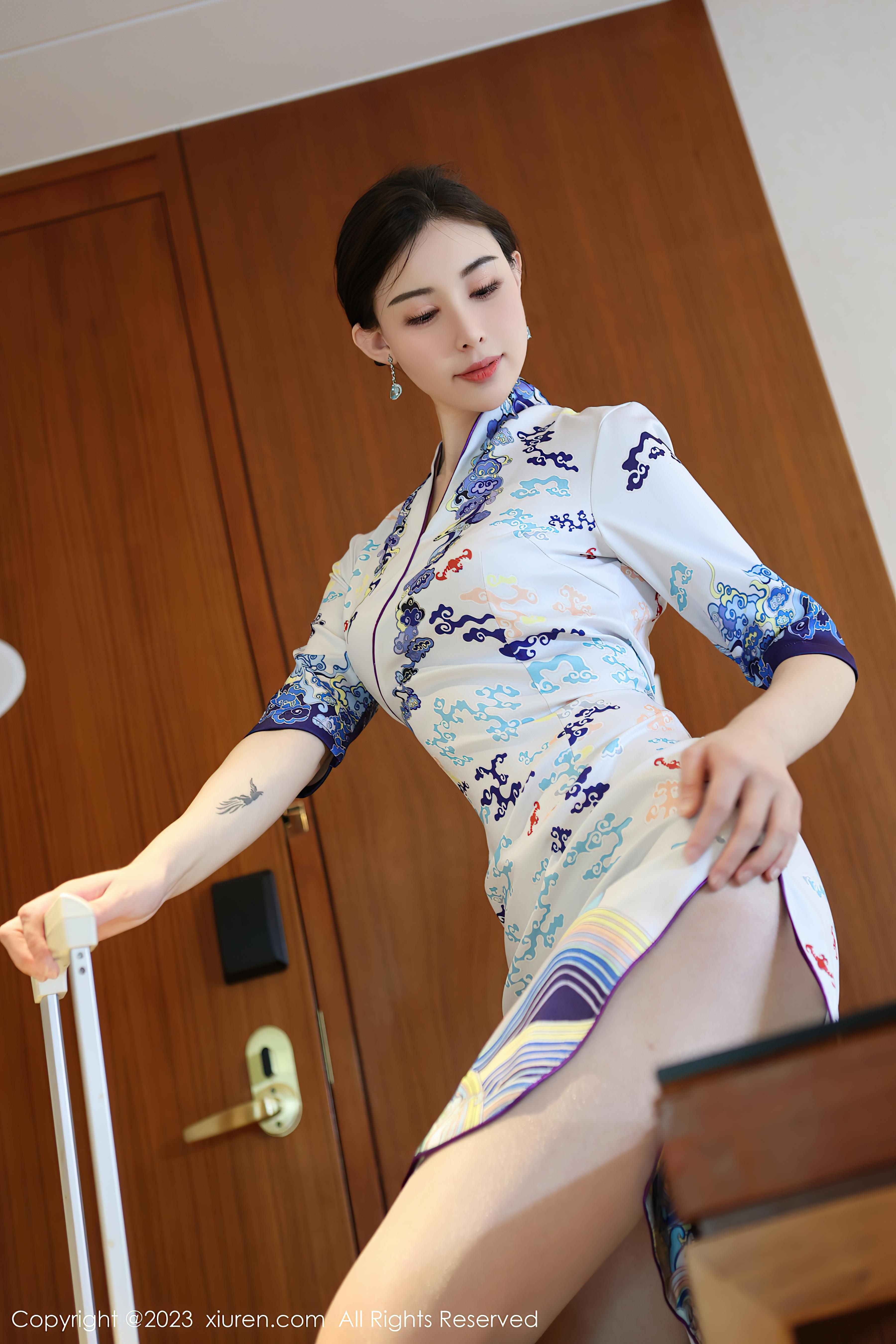 图片[3]Xiuren秀人写真高清美女套图写真下载-看套图[XiuRen秀人网]2023.10.09 NO.7479 曼柔Xiuren秀人写真高清美女套图写真下载-看套图看套图