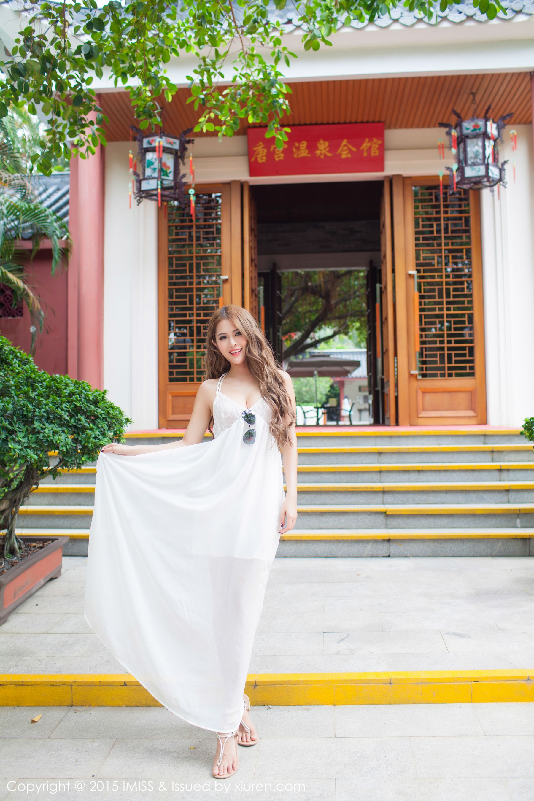 妍妍Yanyan《同程旅拍》 [爱蜜社IMiss] Vol.008Xiuren秀人写真高清美女套图写真下载-看套图看套图