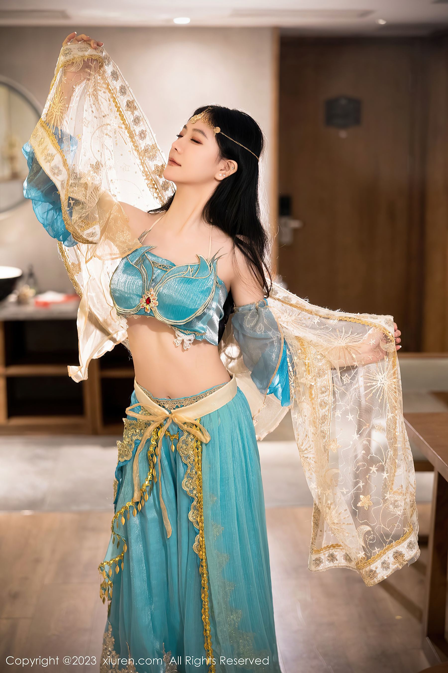 图片[4]Xiuren秀人写真高清美女套图写真下载-看套图[XiuRen秀人网] No.7469 幼幼 西域舞娘美腿Xiuren秀人写真高清美女套图写真下载-看套图看套图
