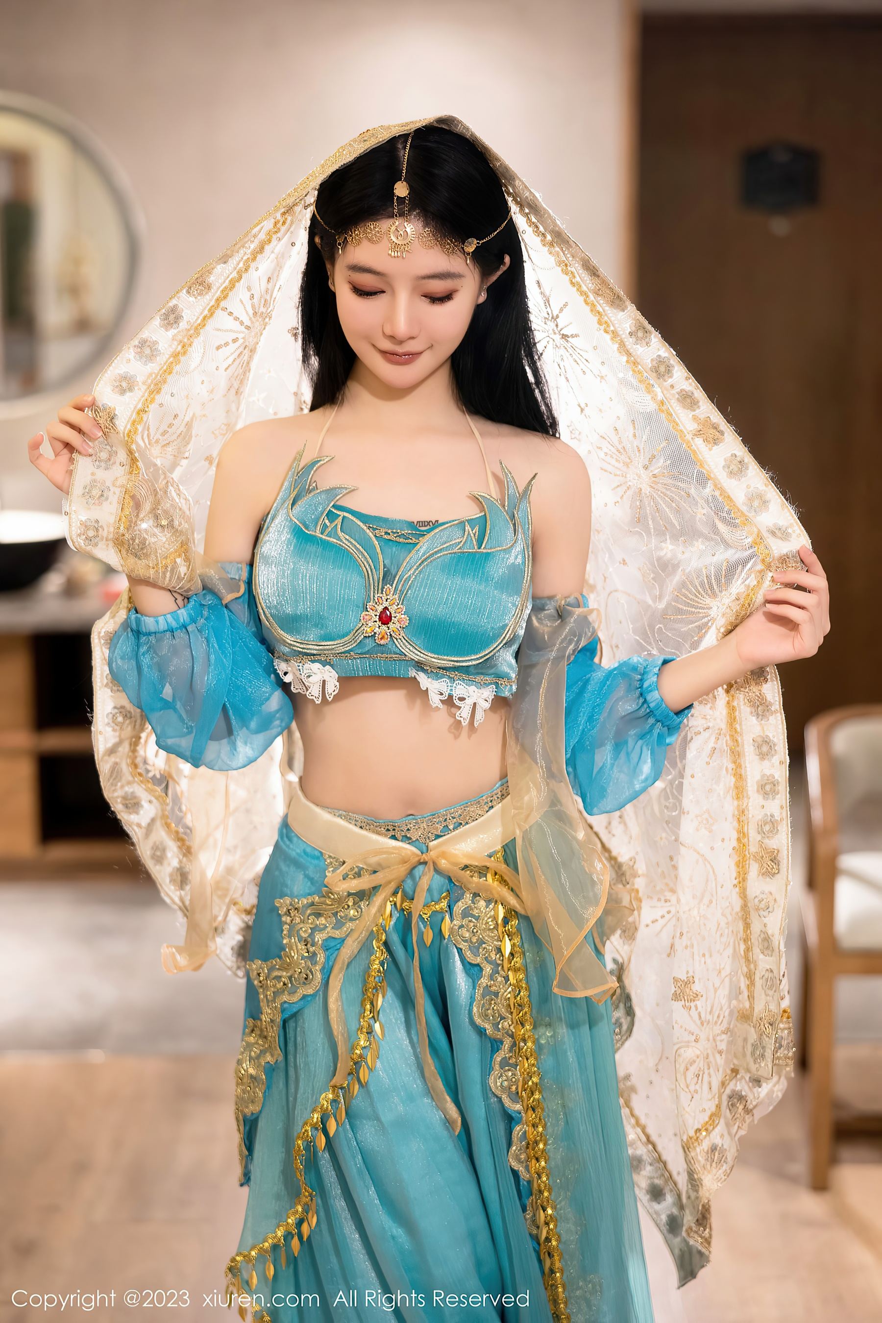 图片[2]Xiuren秀人写真高清美女套图写真下载-看套图[XiuRen秀人网] No.7469 幼幼 西域舞娘美腿Xiuren秀人写真高清美女套图写真下载-看套图看套图