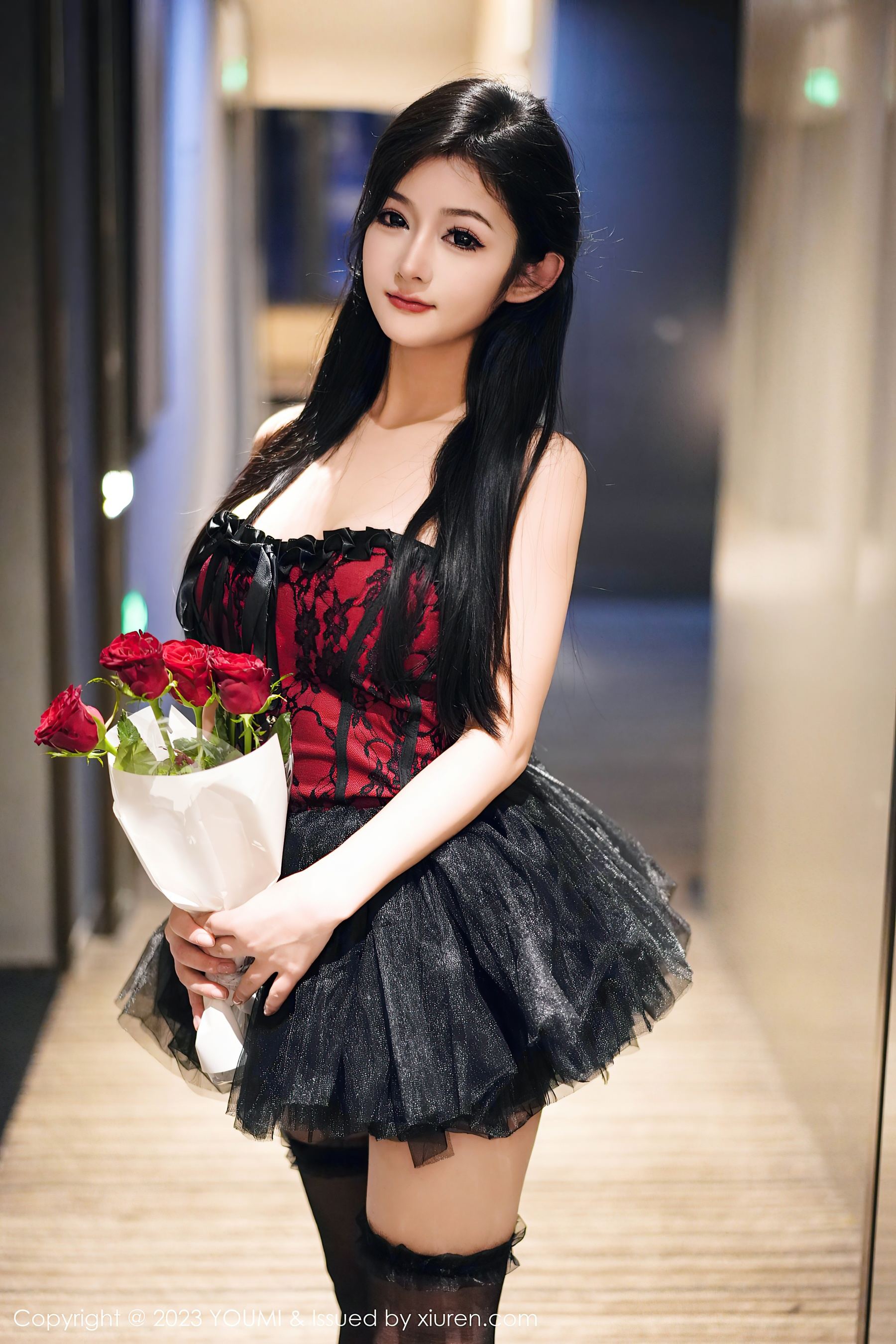 [YOUMI尤蜜荟] VOL.991 谭小灵 黑丝美腿Xiuren秀人写真高清美女套图写真下载-看套图看套图