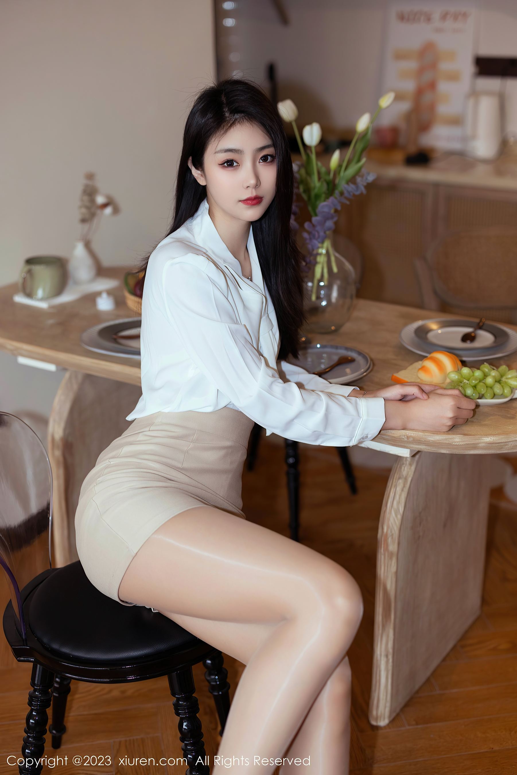 图片[4]Xiuren秀人写真高清美女套图写真下载-看套图[XiuRen秀人网] No.6465 可樂Vicky 短裙美腿Xiuren秀人写真高清美女套图写真下载-看套图看套图