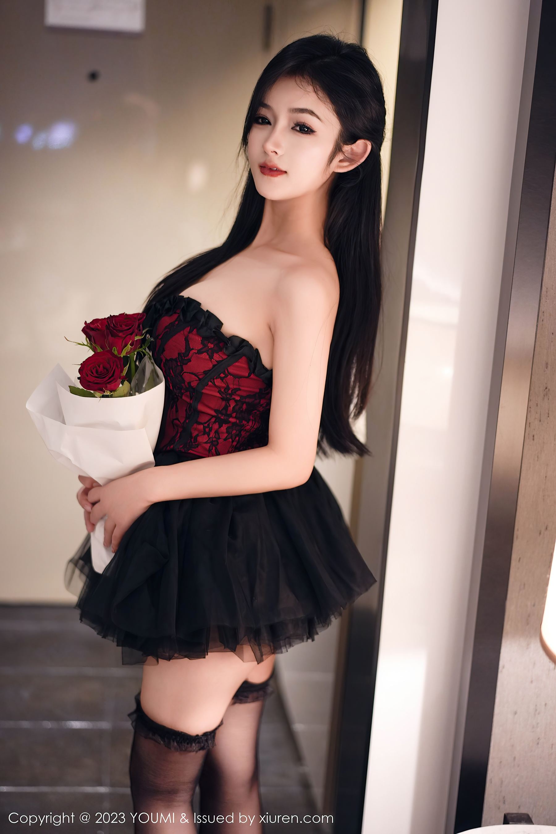 图片[5]Xiuren秀人写真高清美女套图写真下载-看套图[YOUMI尤蜜荟] VOL.991 谭小灵 黑丝美腿Xiuren秀人写真高清美女套图写真下载-看套图看套图