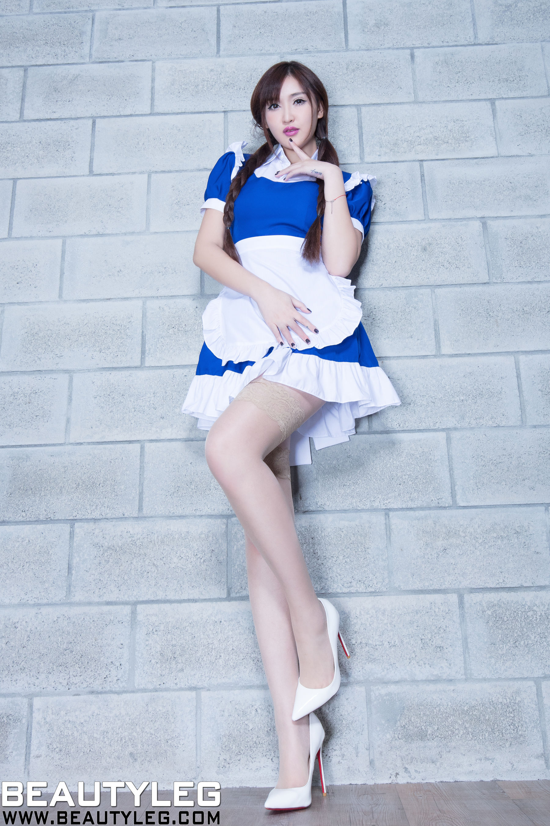 任育萱Vanessa《肉丝袜美腿+无丝美腿》 [Beautyleg] No.1609 写真集Xiuren秀人写真高清美女套图写真下载-看套图看套图