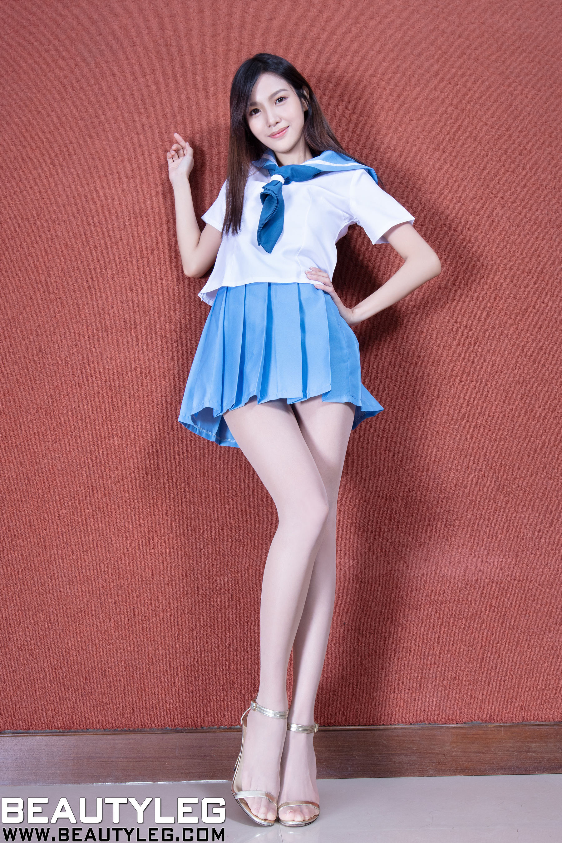 腿模Lynn《3套制服美腿》 [Beautyleg] No.1680 写真集Xiuren秀人写真高清美女套图写真下载-看套图看套图