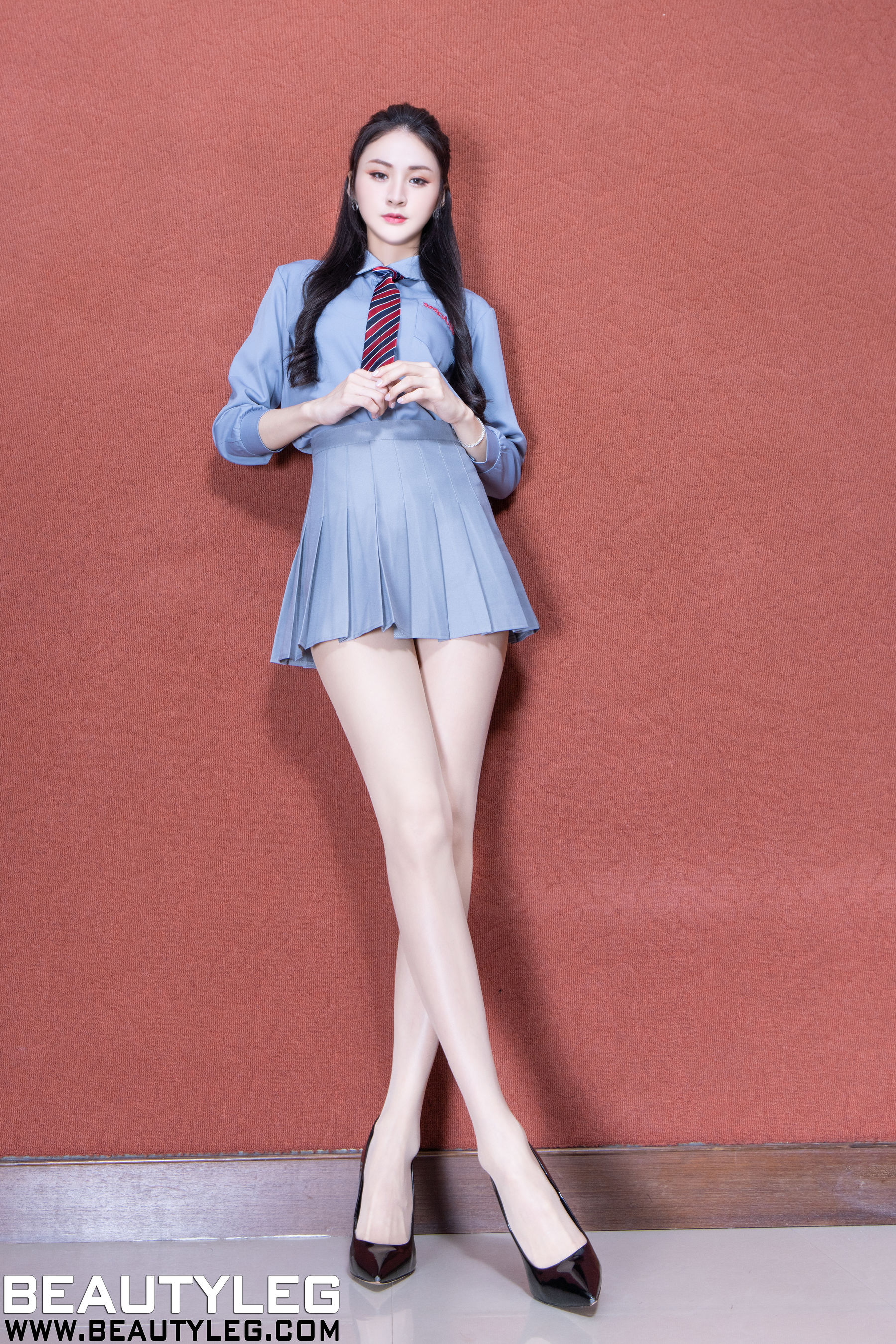 [Beautyleg] No.2087 腿模Lola - 丝袜美腿写真Xiuren秀人写真高清美女套图写真下载-看套图看套图