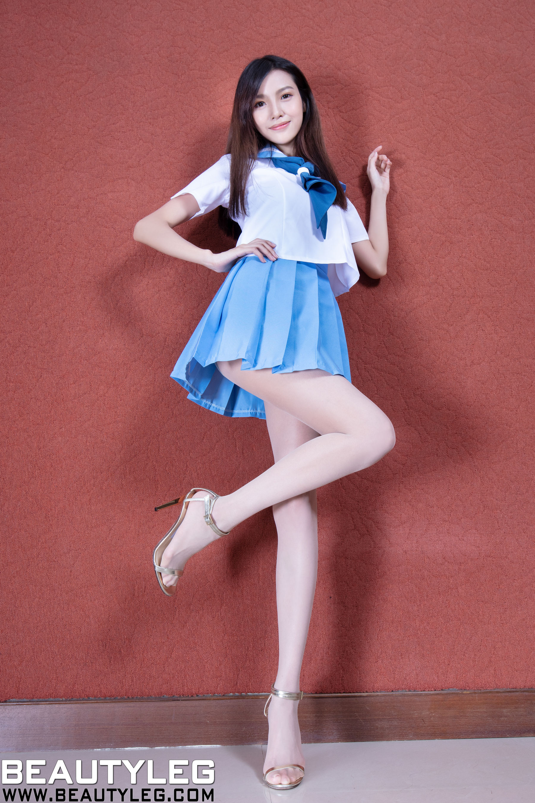 腿模Lynn《3套制服美腿》 [Beautyleg] No.1680 写真集Xiuren秀人写真高清美女套图写真下载-看套图看套图