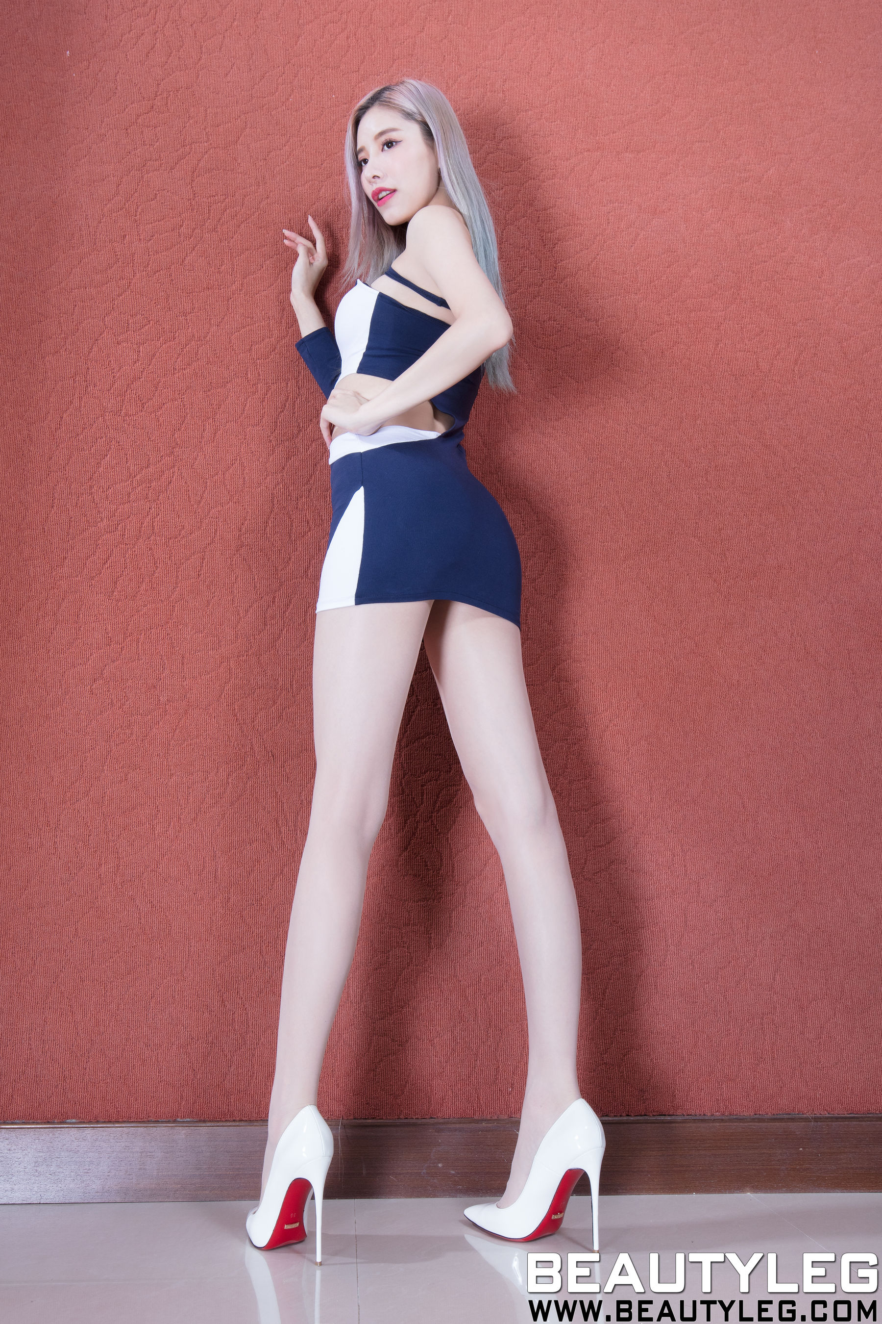 陈玉雪Abby《包臀丝袜美腿》 [Beautyleg] No.1704 写真集Xiuren秀人写真高清美女套图写真下载-看套图看套图