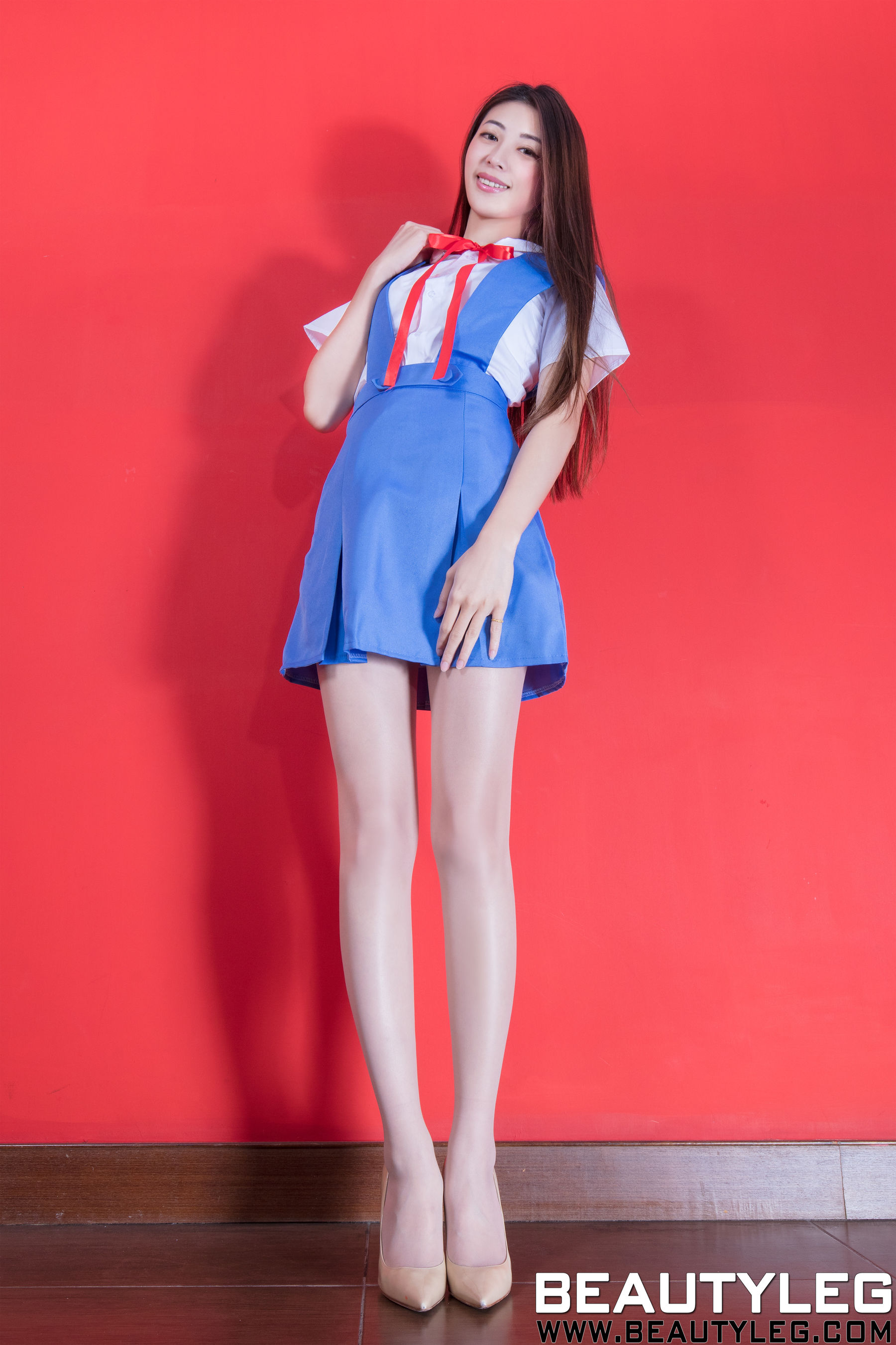 腿模Flora蔡茵茵《肉丝袜美腿》 [Beautyleg] No.1711 写真集Xiuren秀人写真高清美女套图写真下载-看套图看套图