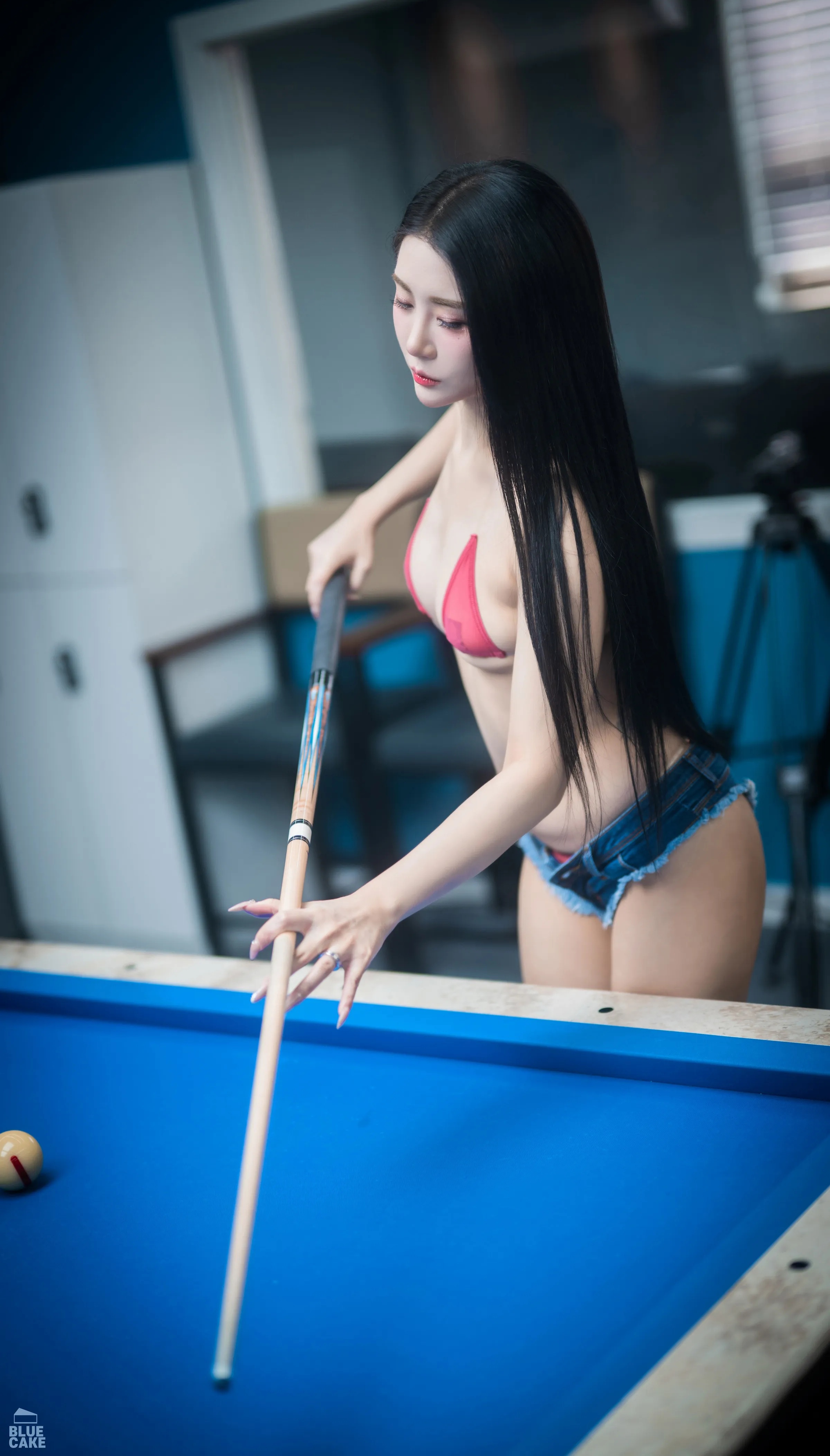 [BLUECAKE] Vol.0021 Bomi (보미) Secret Billiard Room Red [146P]Xiuren秀人写真高清美女套图写真下载-看套图看套图