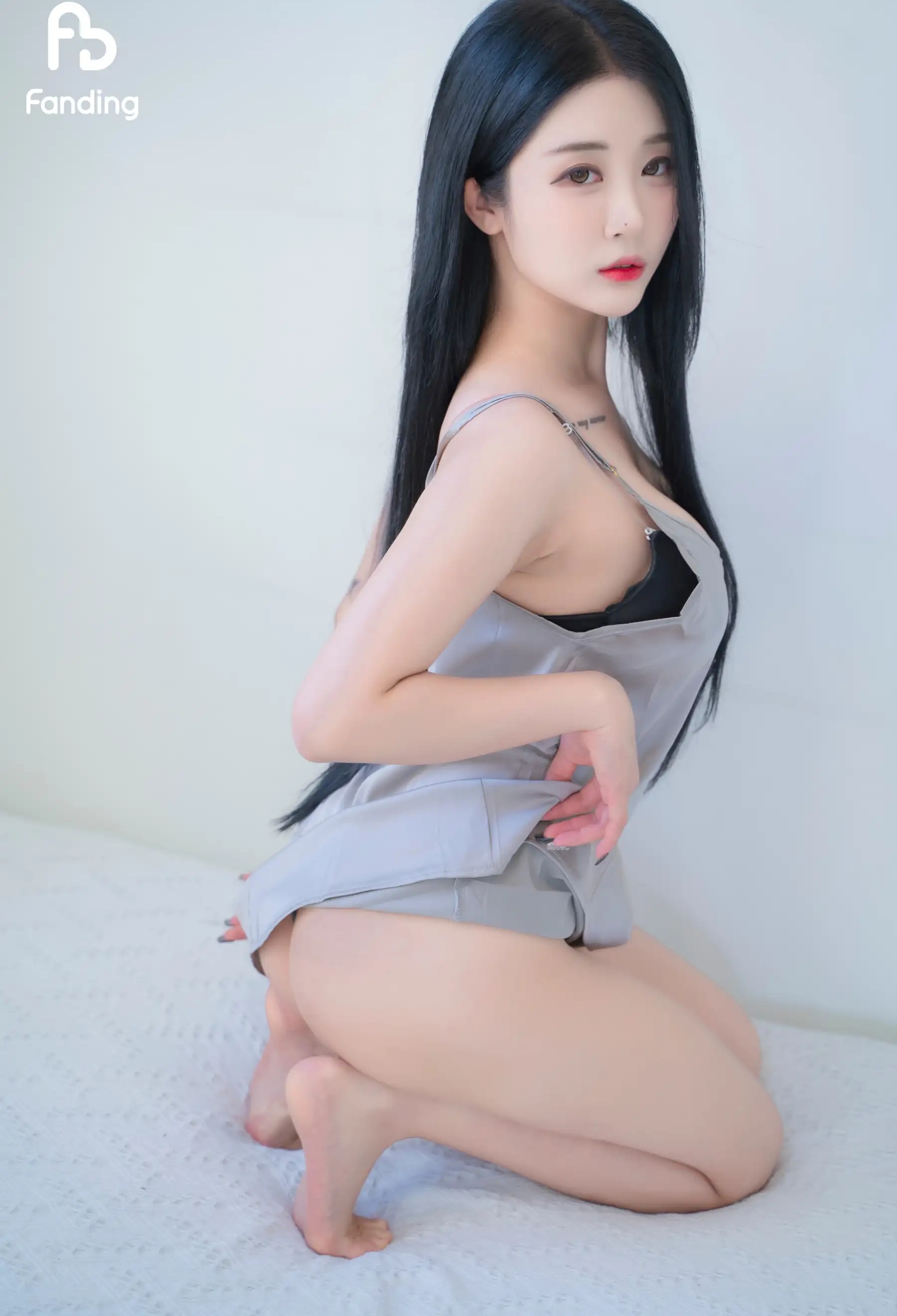 韩国美女模特Bomi No.067 - Gray Slip 主题写真 [10P]Xiuren秀人写真高清美女套图写真下载-看套图看套图