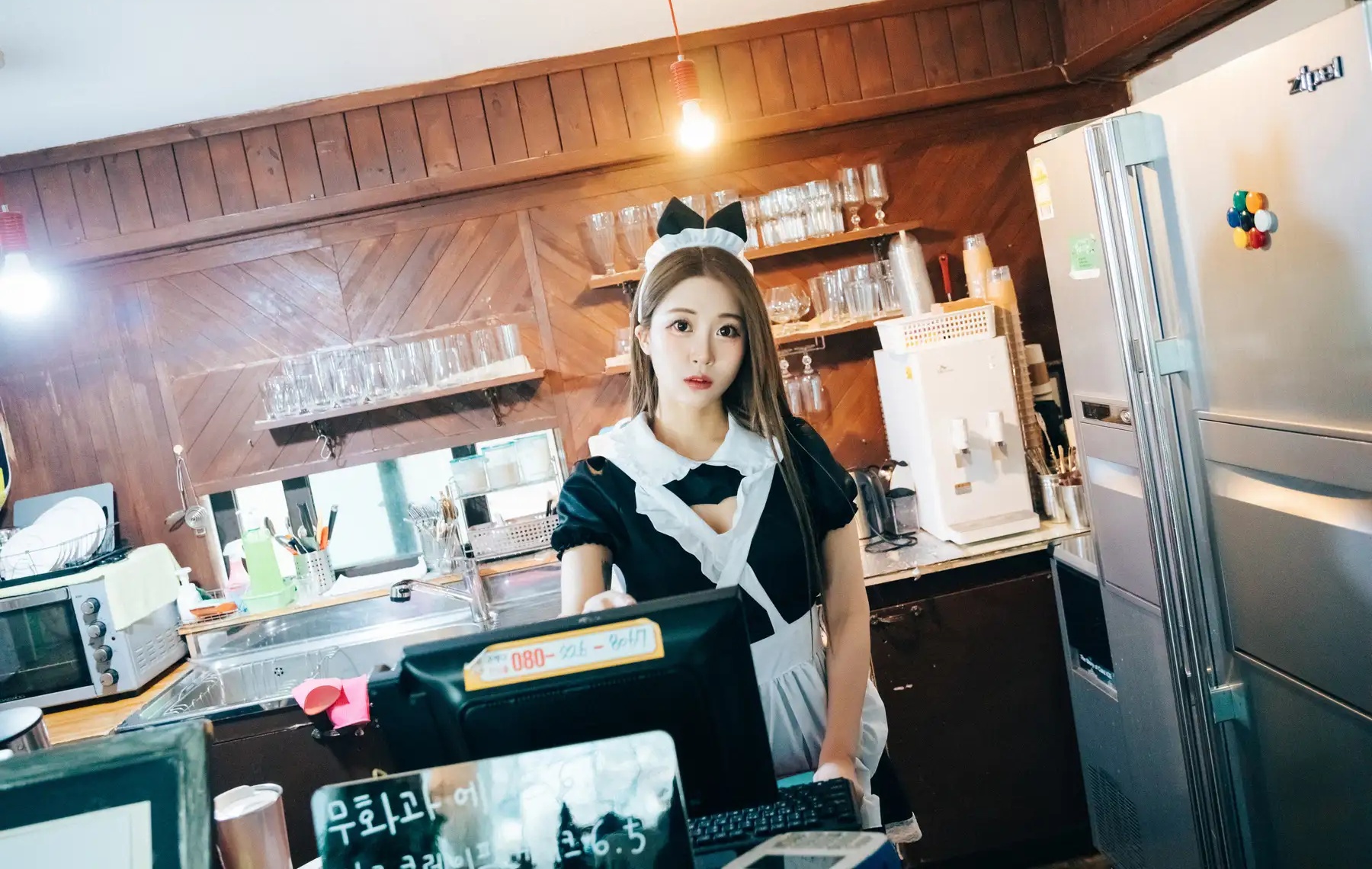 [Loozy] Maid Cafe (+S.Ver) 主题写真 [174P]Xiuren秀人写真高清美女套图写真下载-看套图看套图