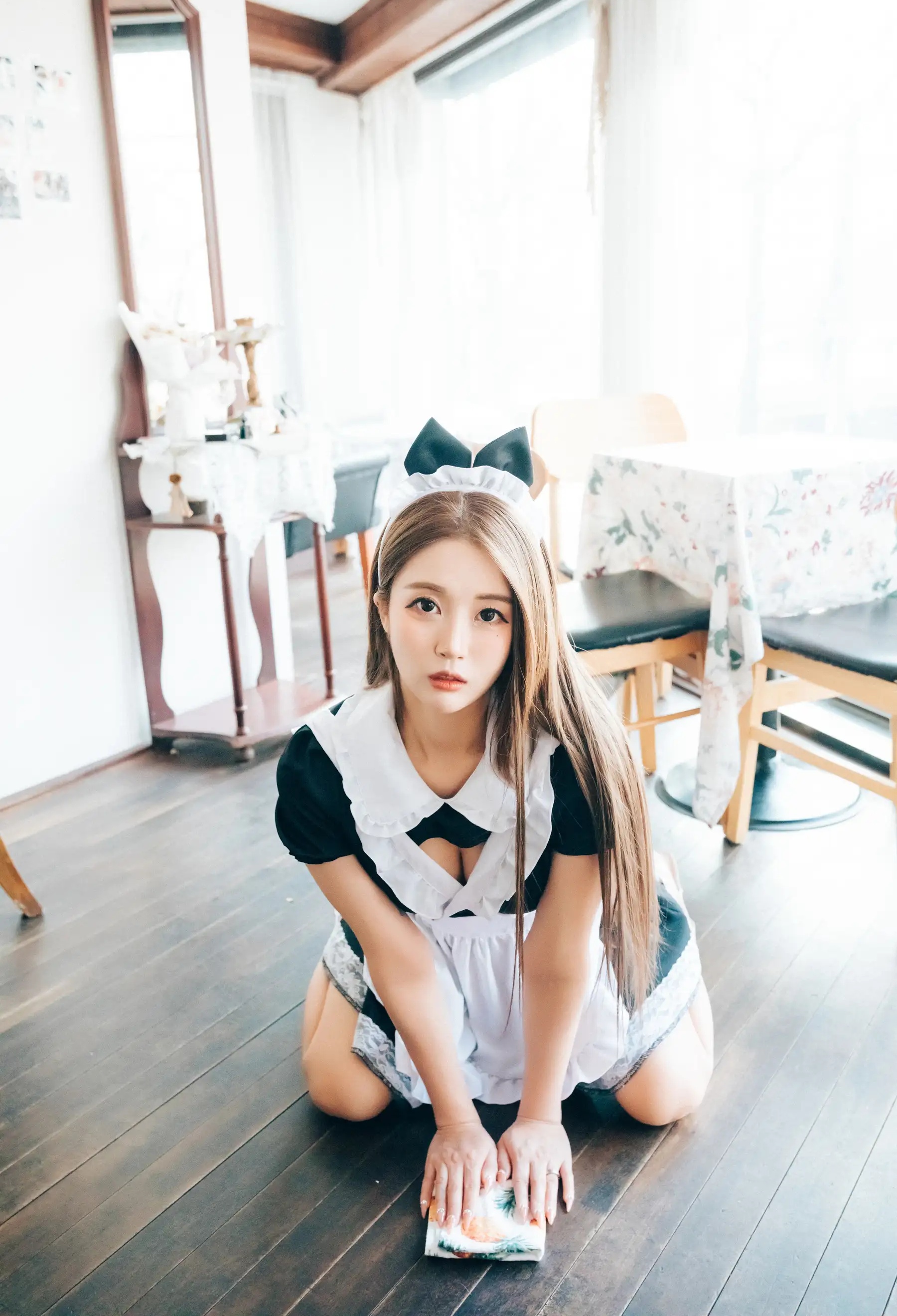[Loozy] Maid Cafe (+S.Ver) 主题写真 [174P]Xiuren秀人写真高清美女套图写真下载-看套图看套图